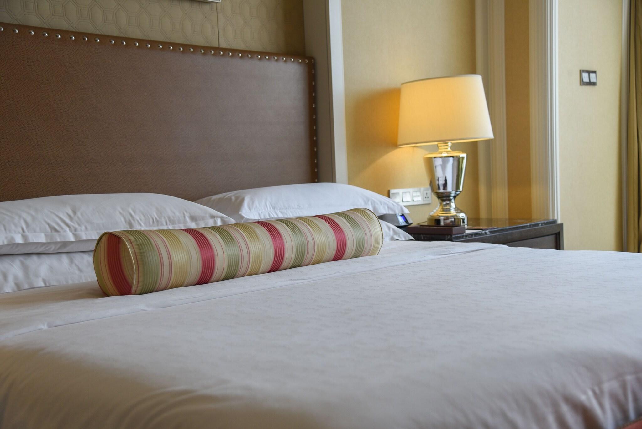 Double Deluxe King Bed