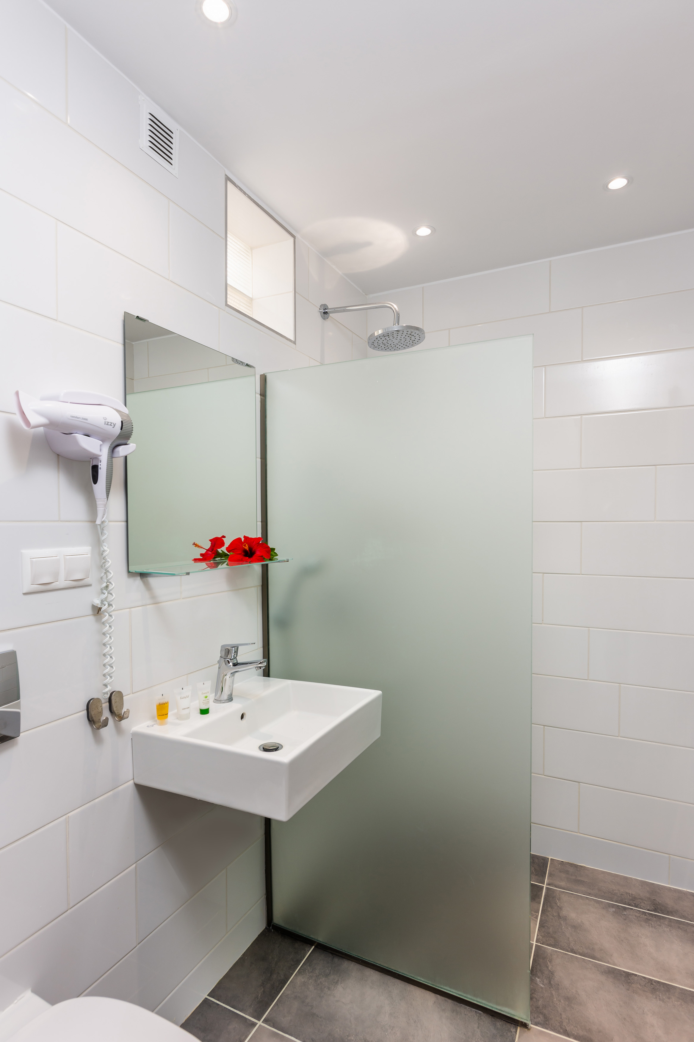 Studio Superior Capacity 3