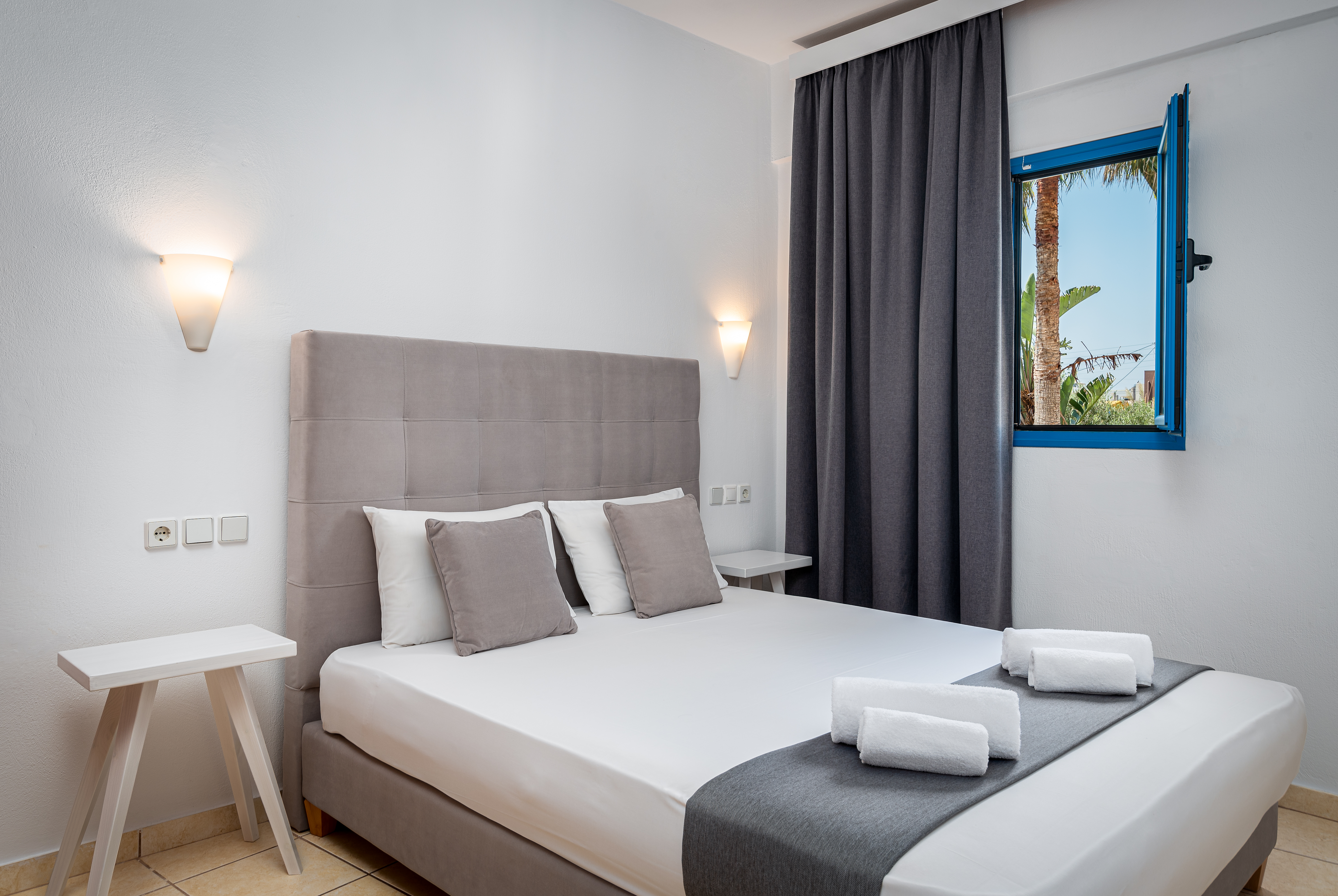 Studio Superior Capacity 2