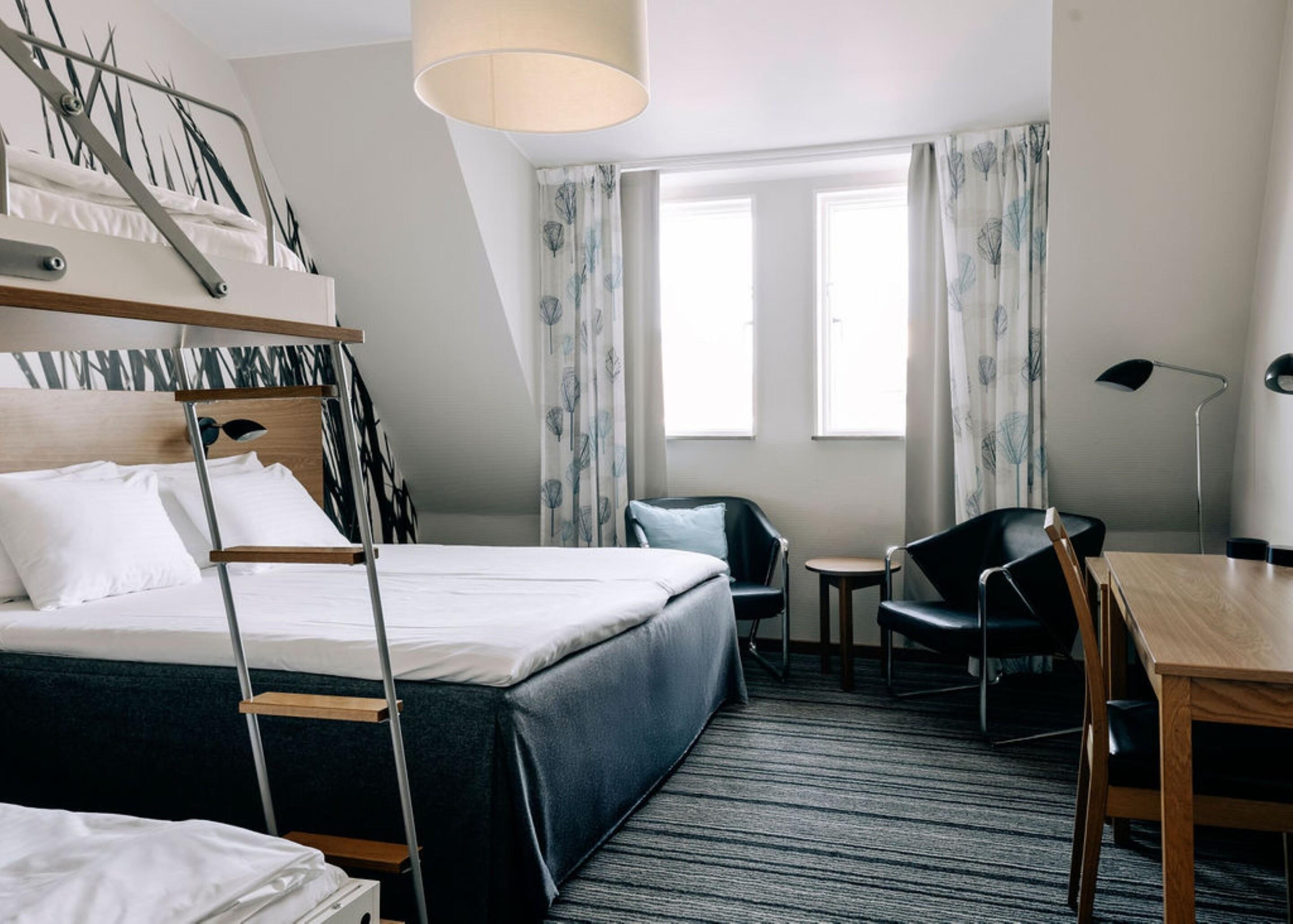 Family Room Capacity 4