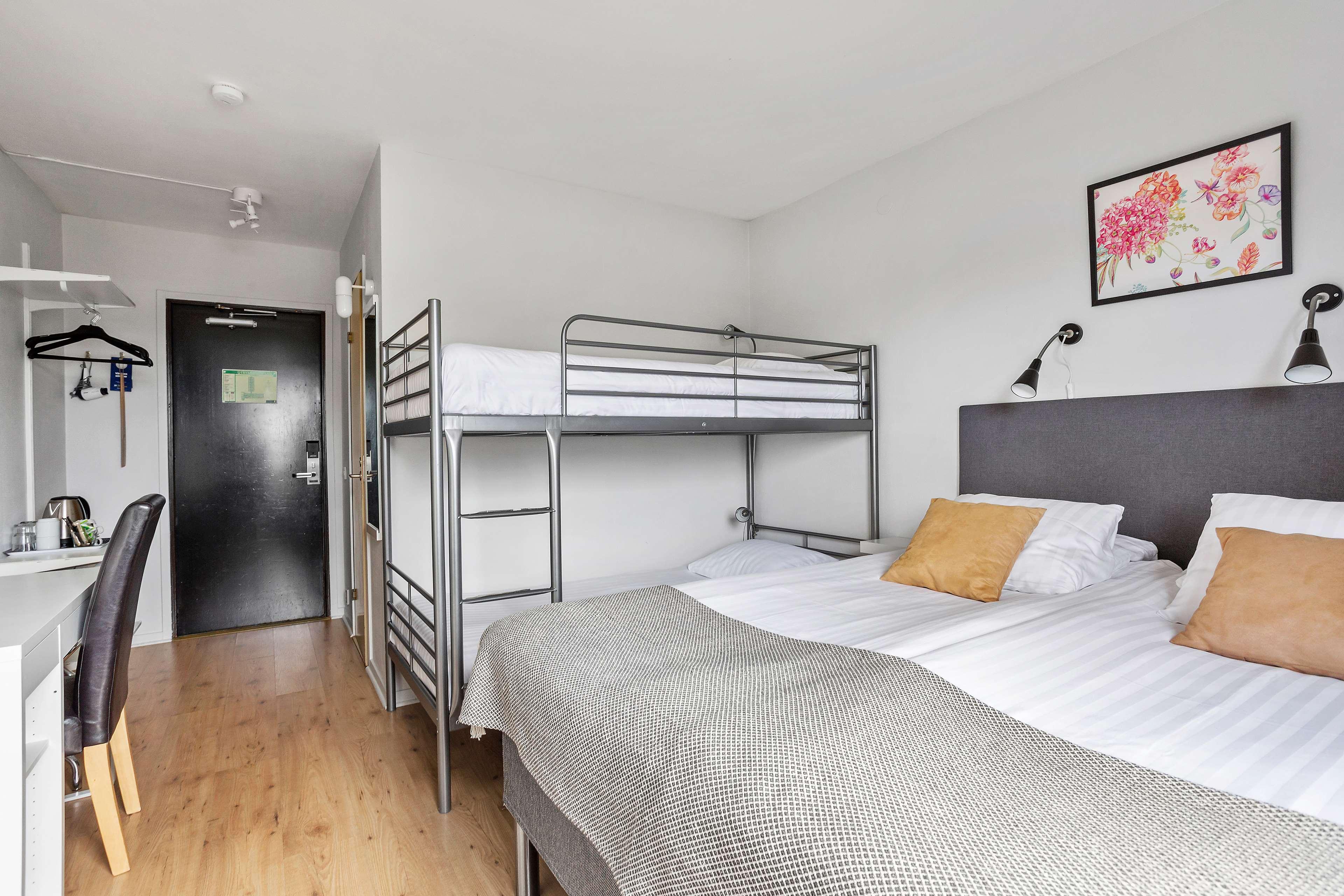 Family Room Capacity 4