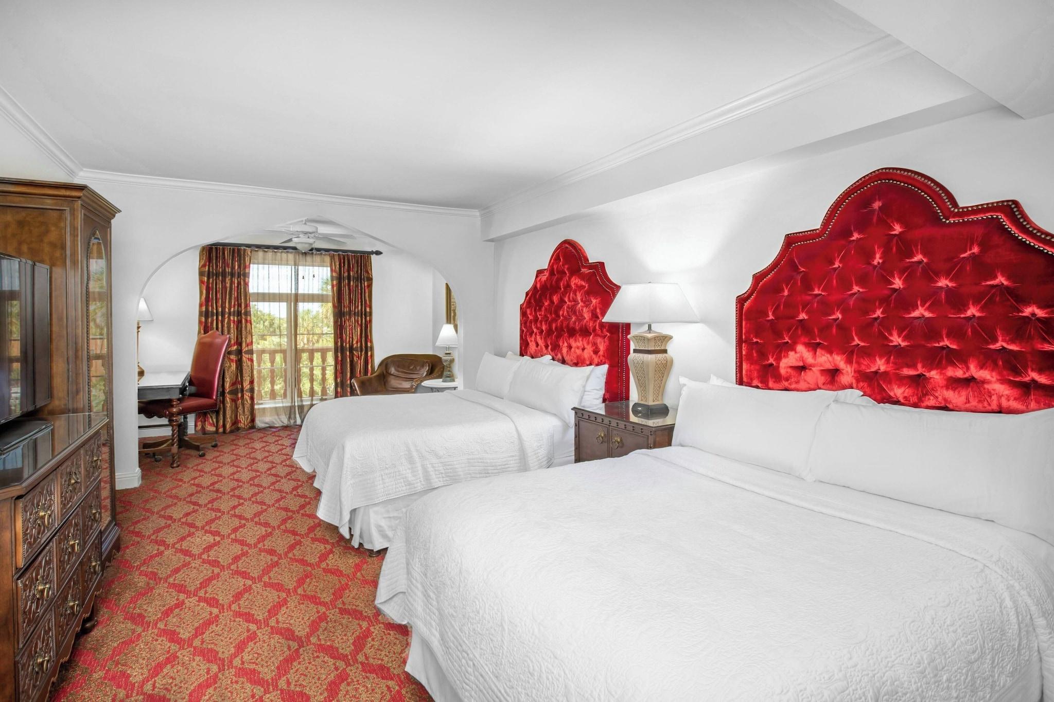 Quadruple Two Queen Beds Premium