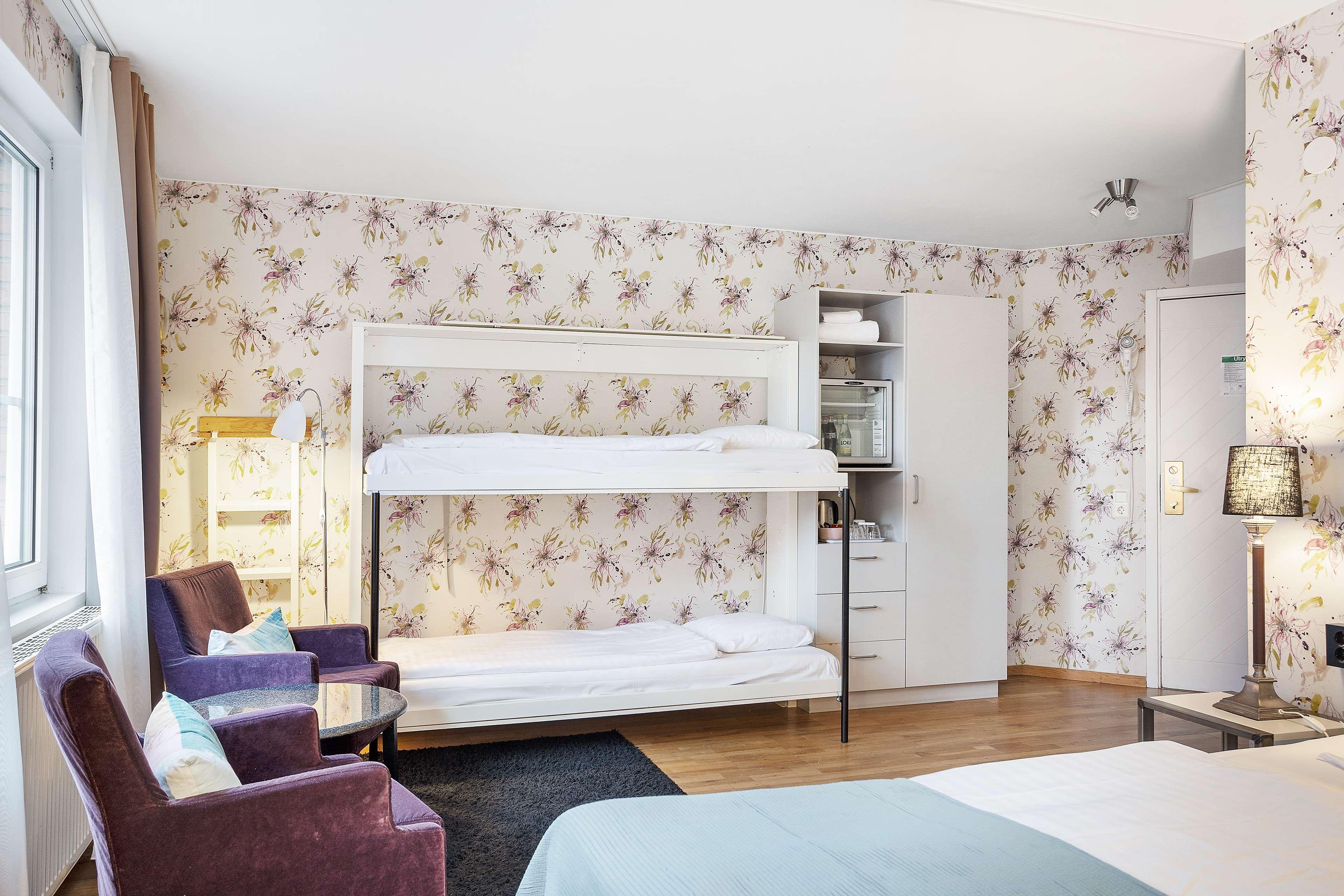 Family Room Capacity 4