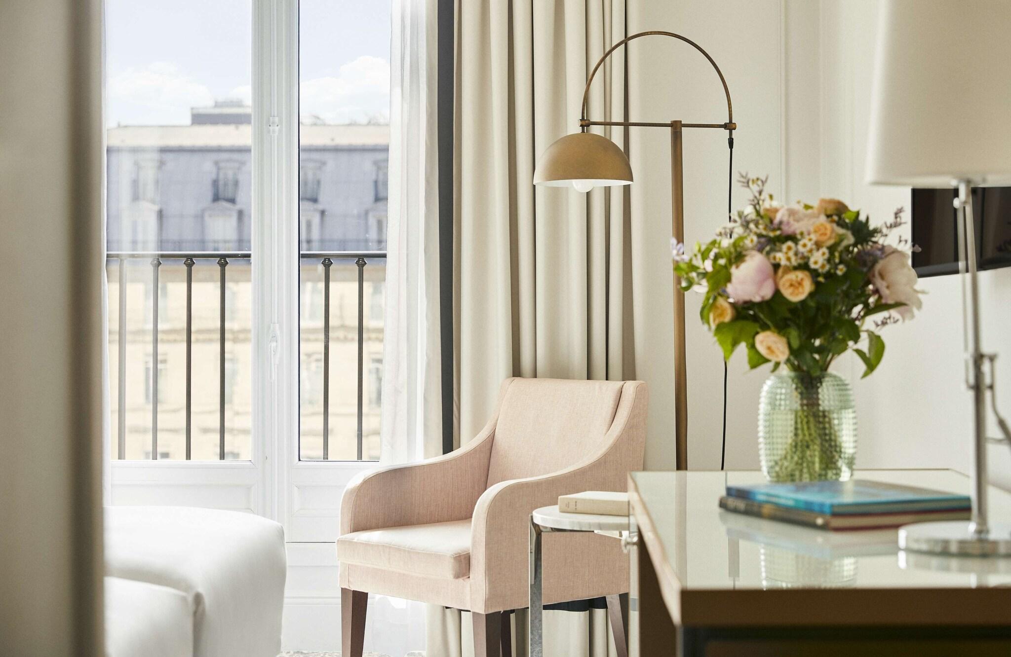 Double Deluxe King Bed