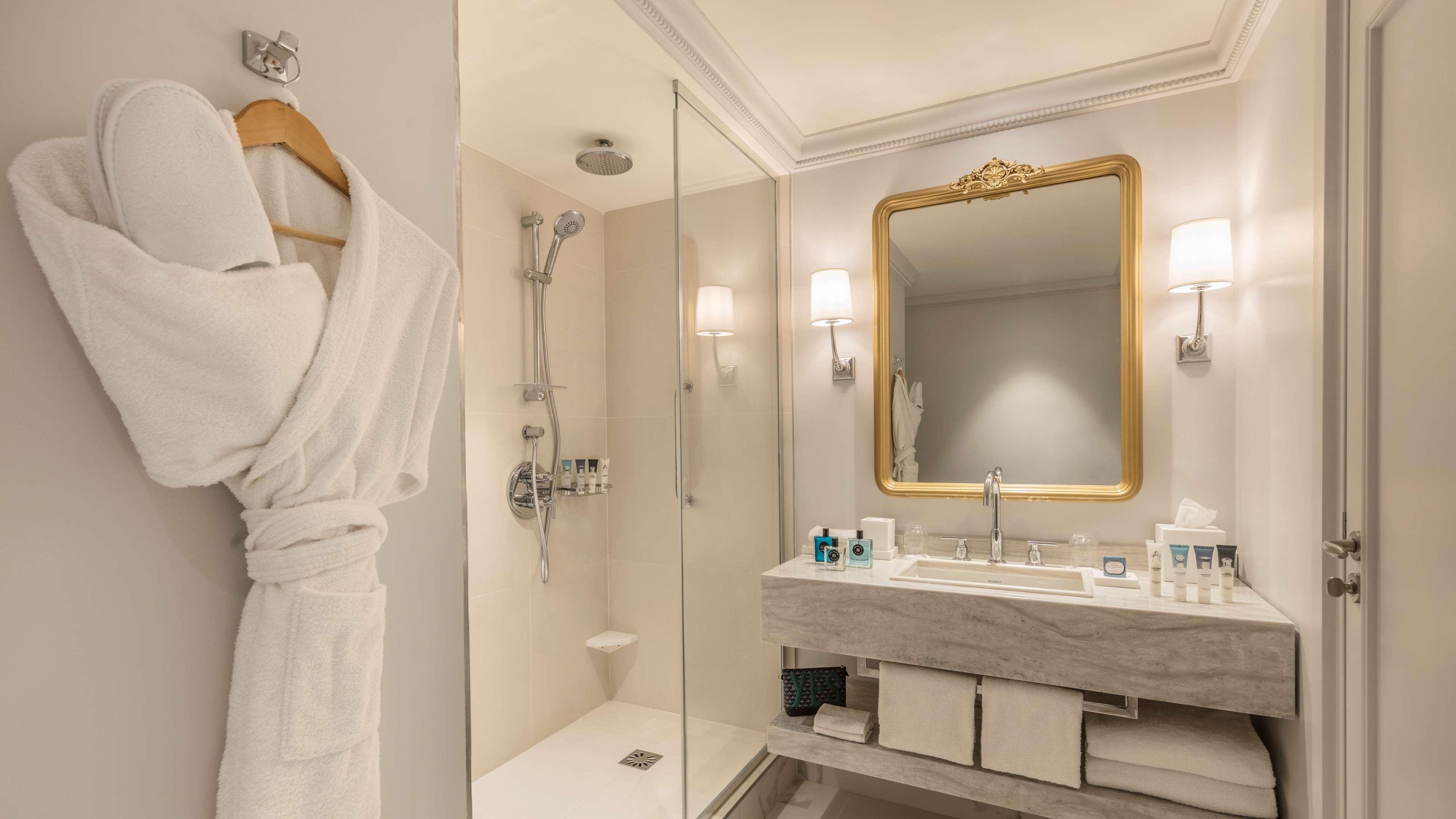 Room Deluxe King Bed