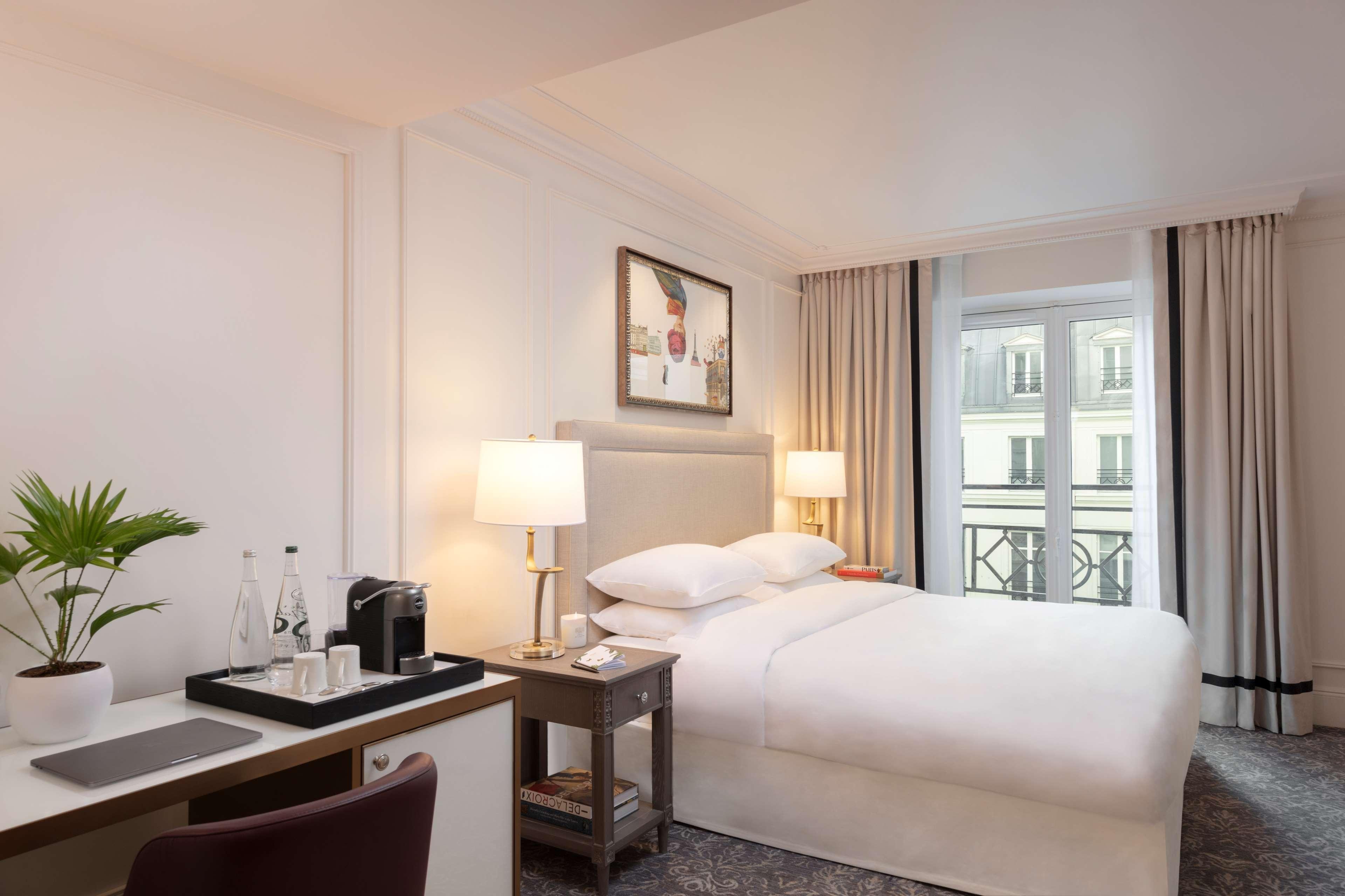 Room Deluxe King Bed