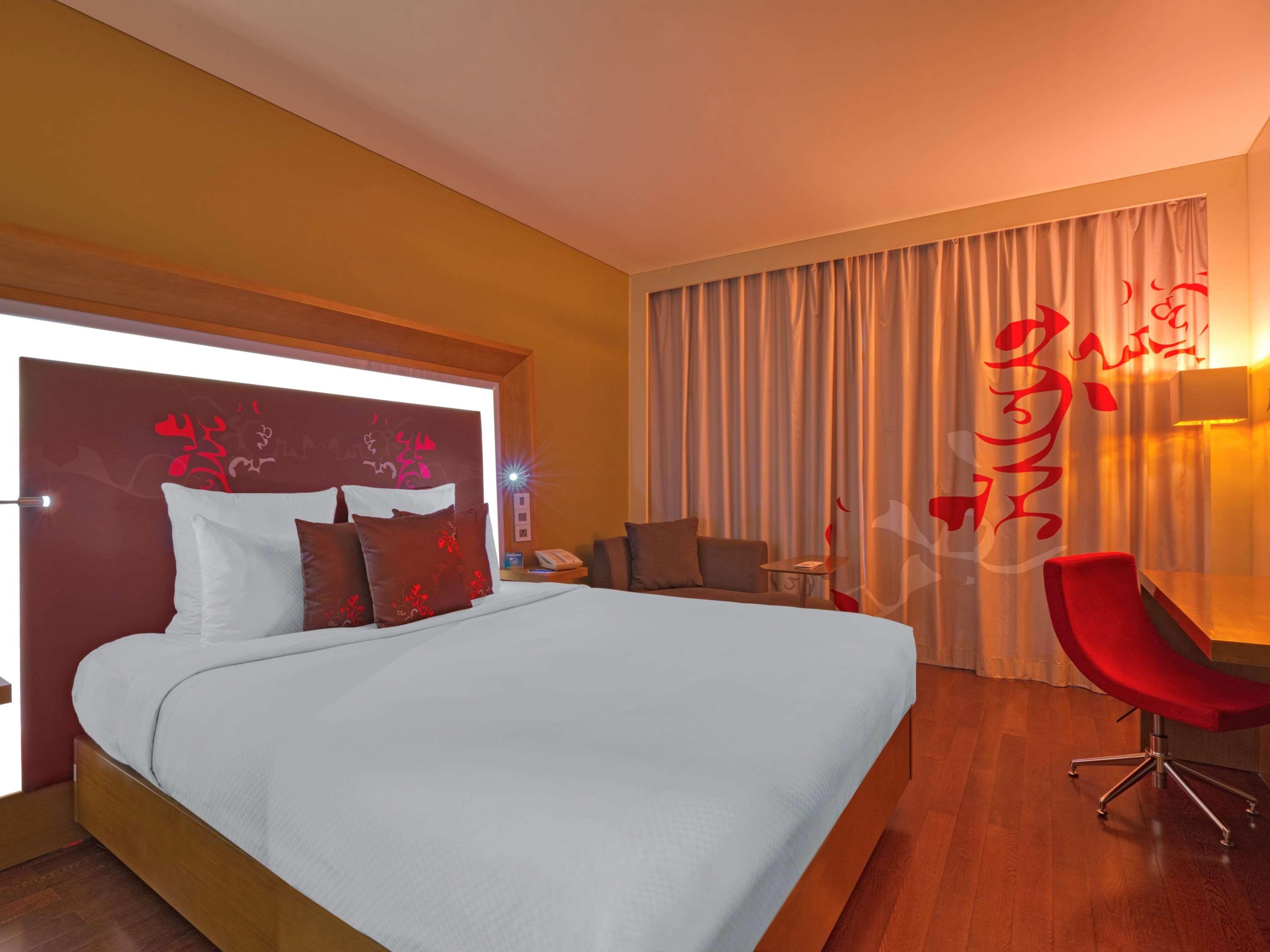 Double Deluxe King Bed