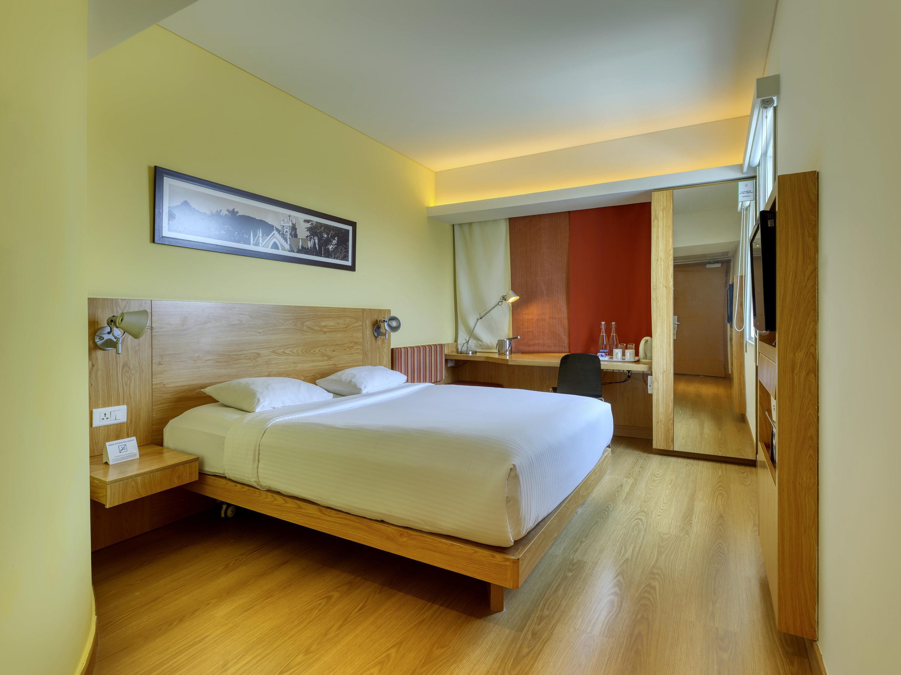 Double Deluxe Queen Bed