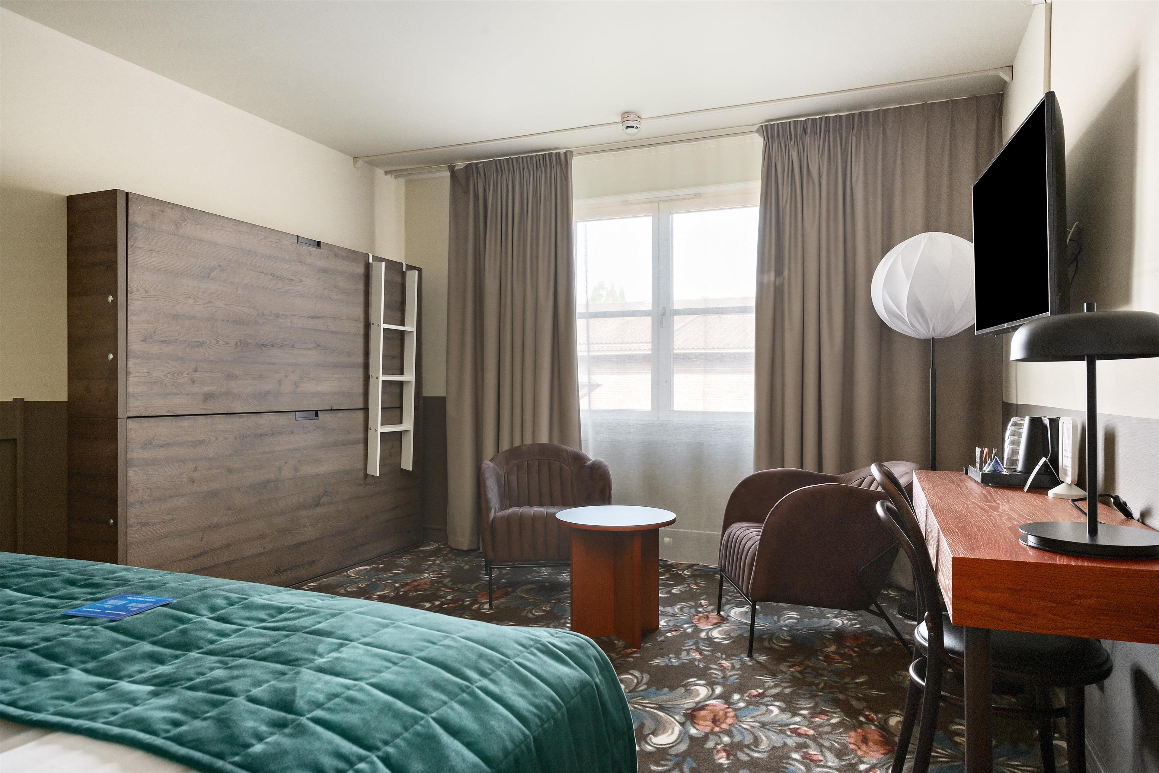 Family Room Capacity 4