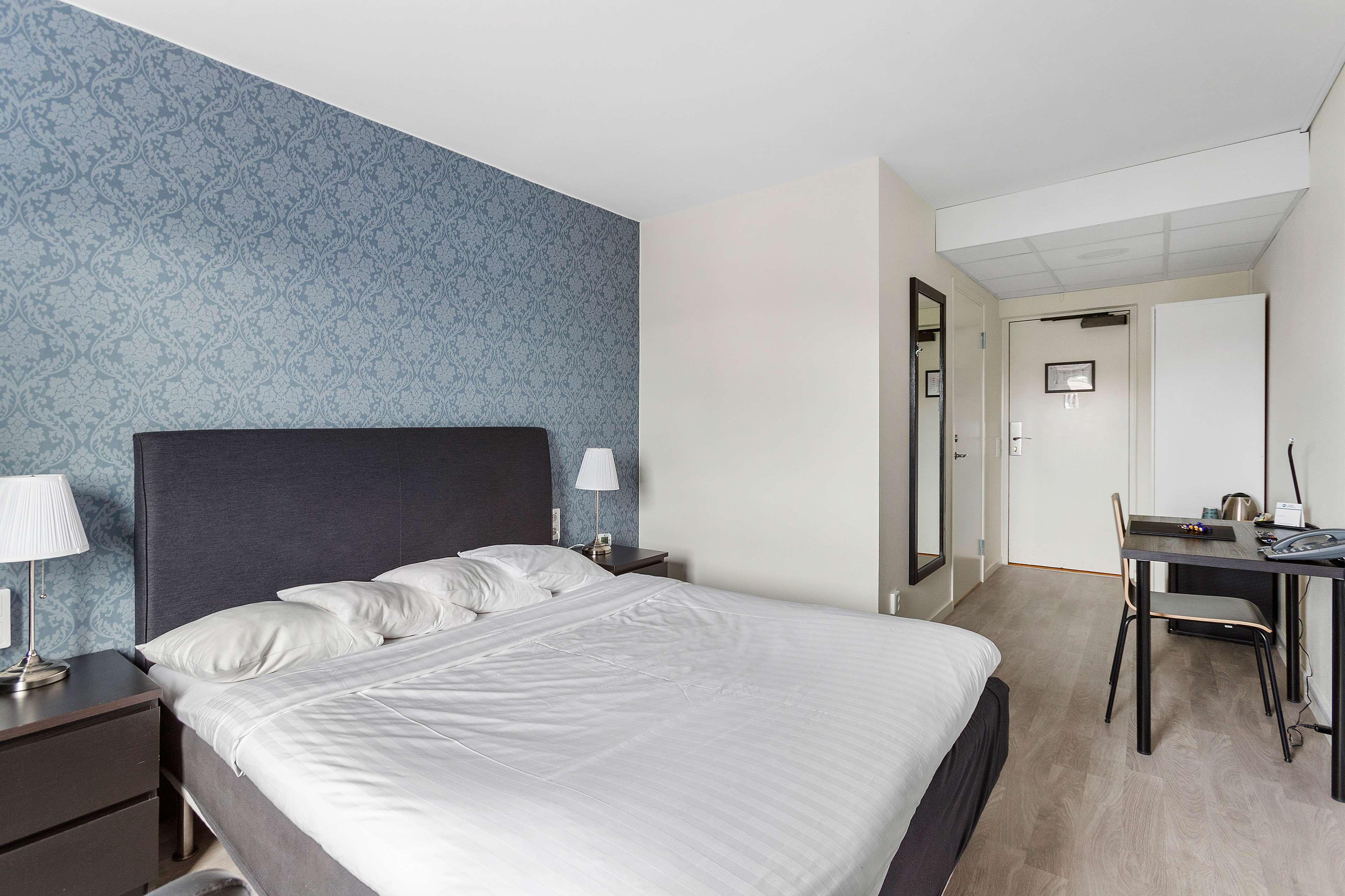 Double Queen Bed Non Smoking