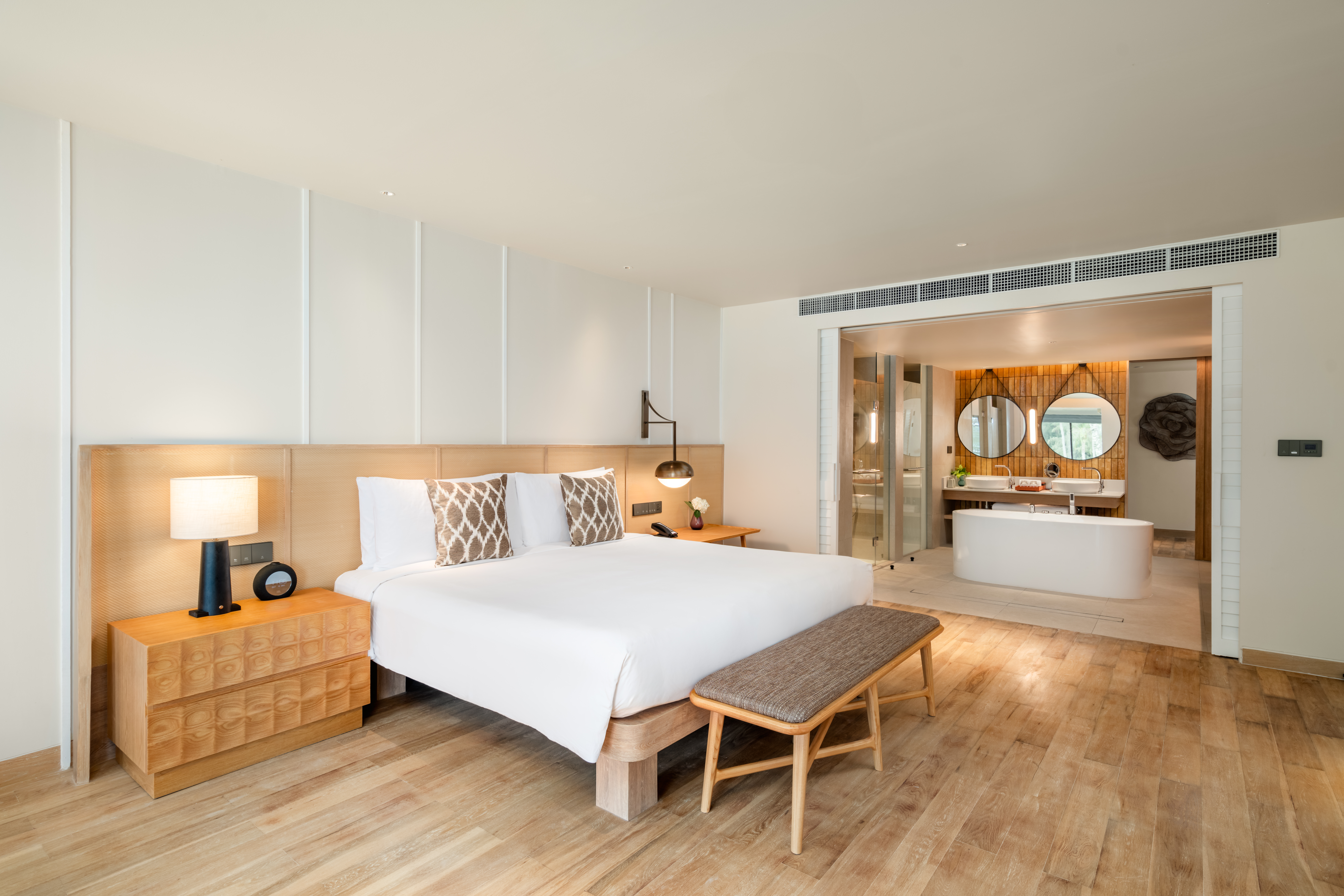 Suite King Size Bed
