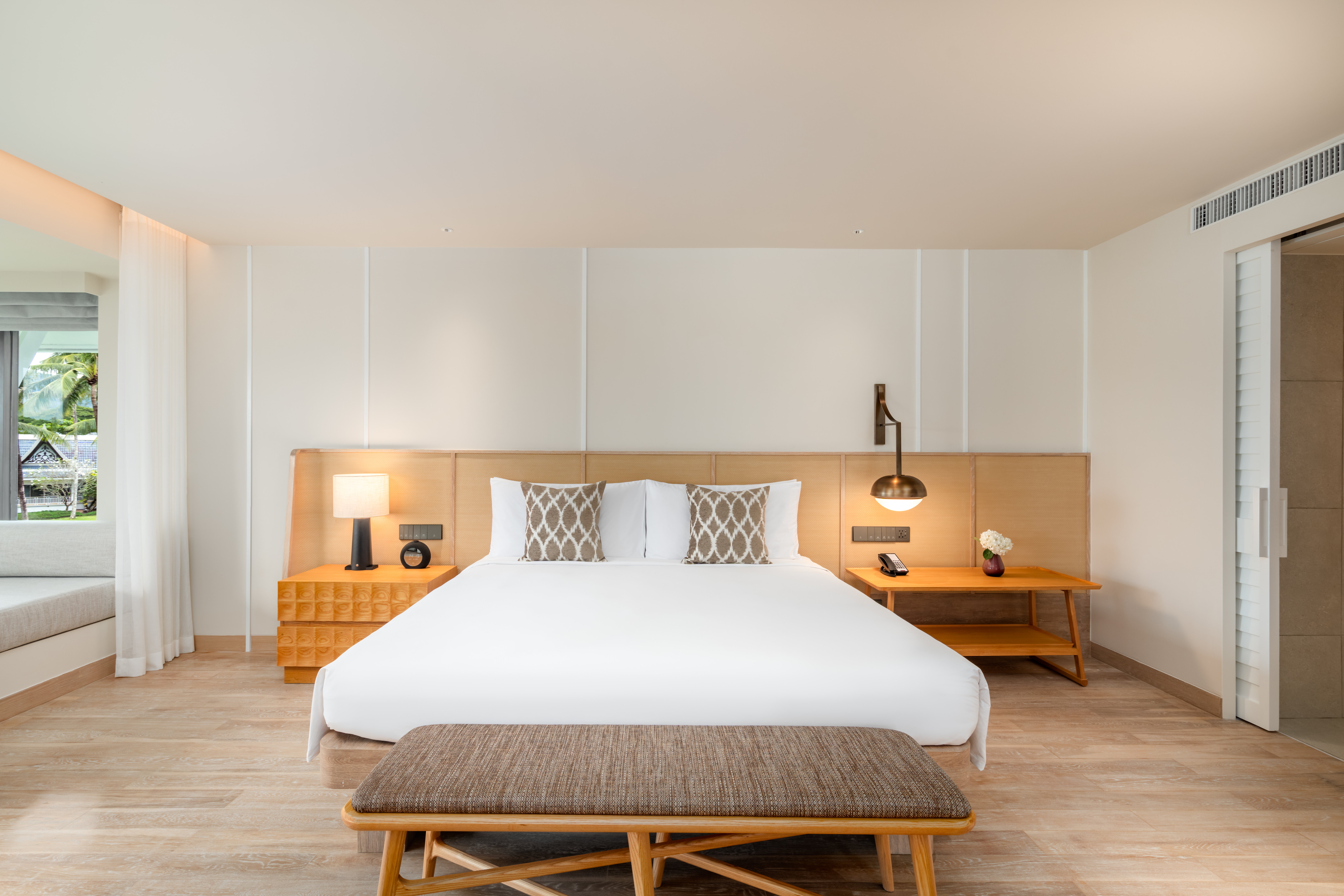 Suite King Size Bed