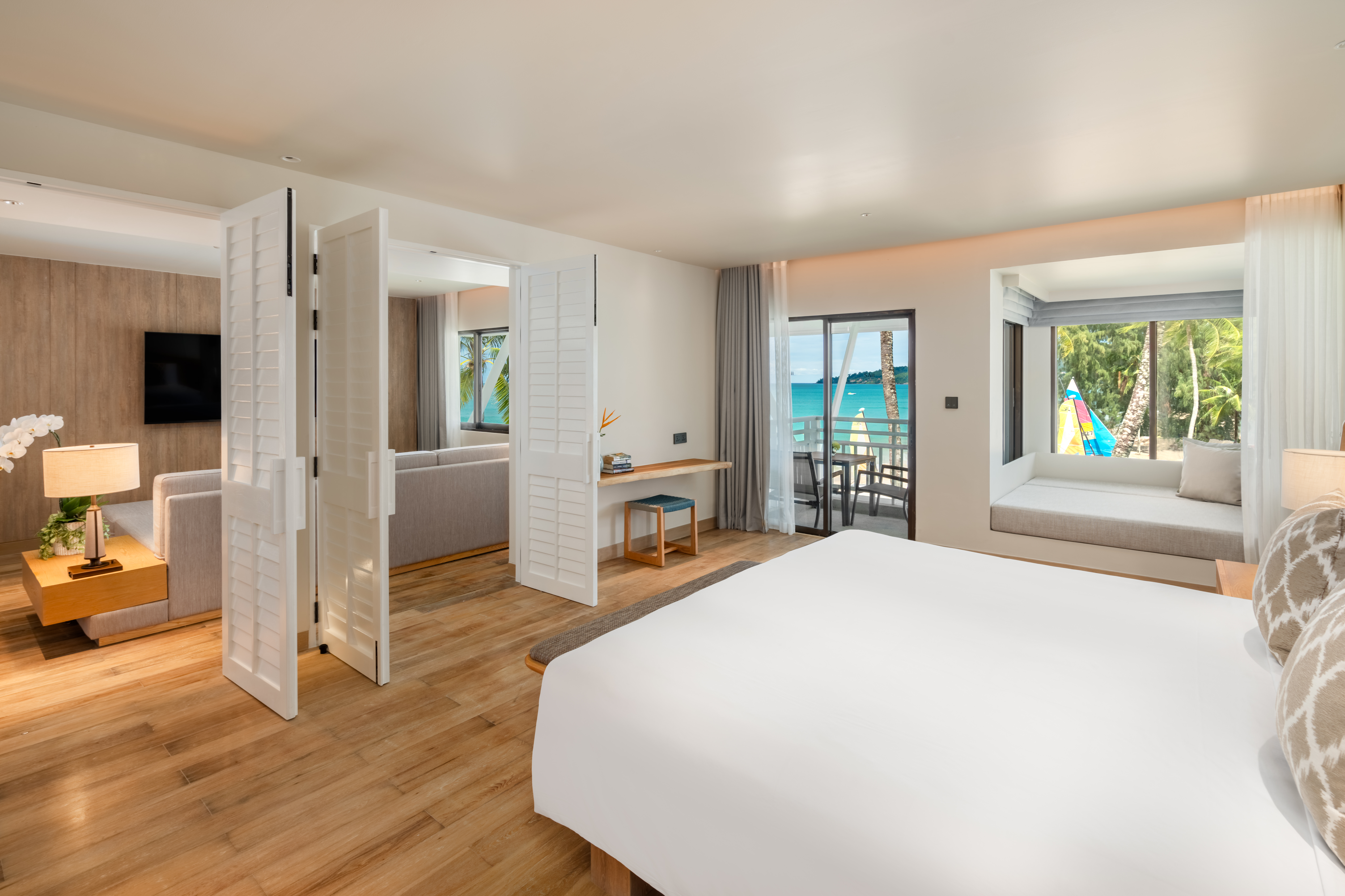 Suite King Size Bed