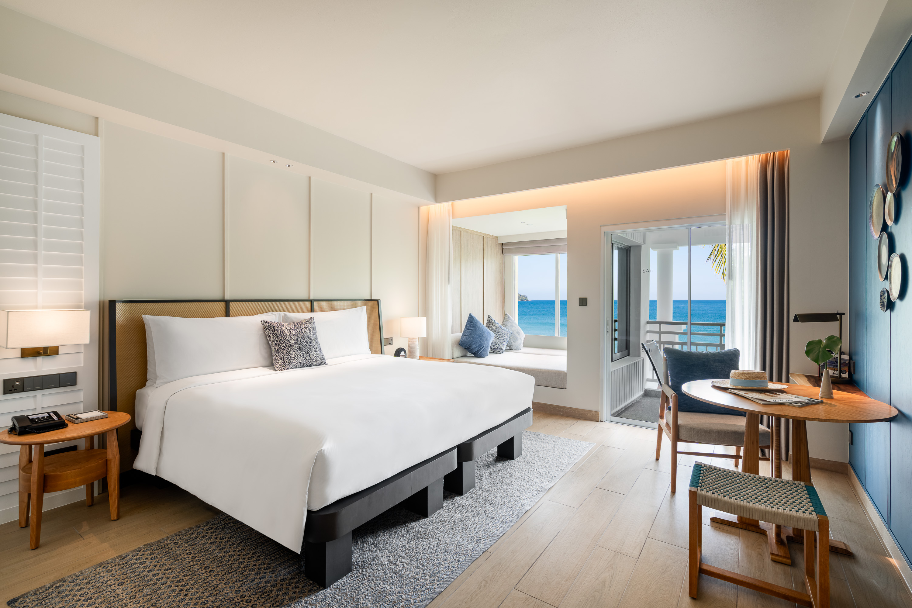 Double Ocean Front King Bed