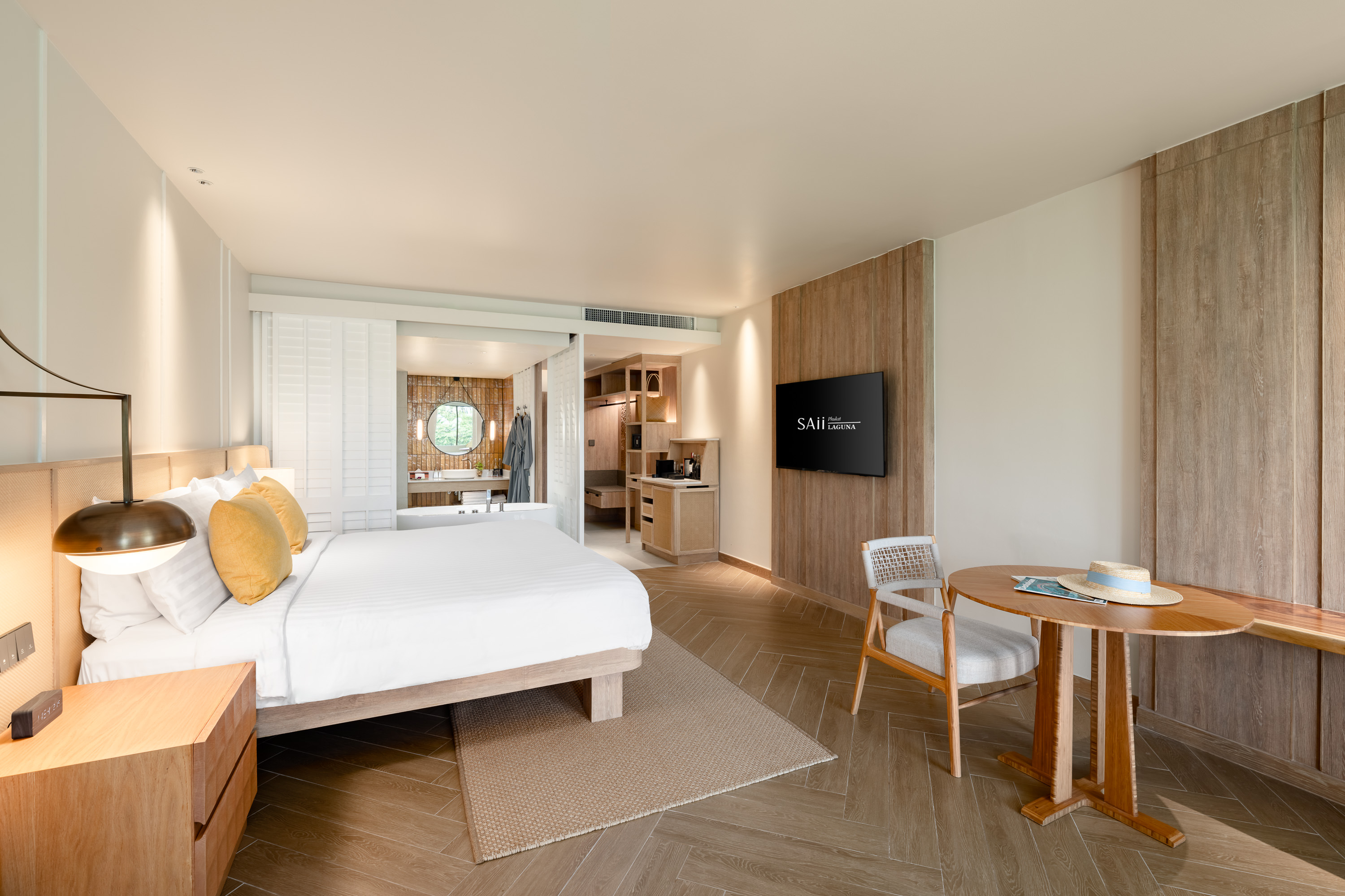 Double Club King Bed