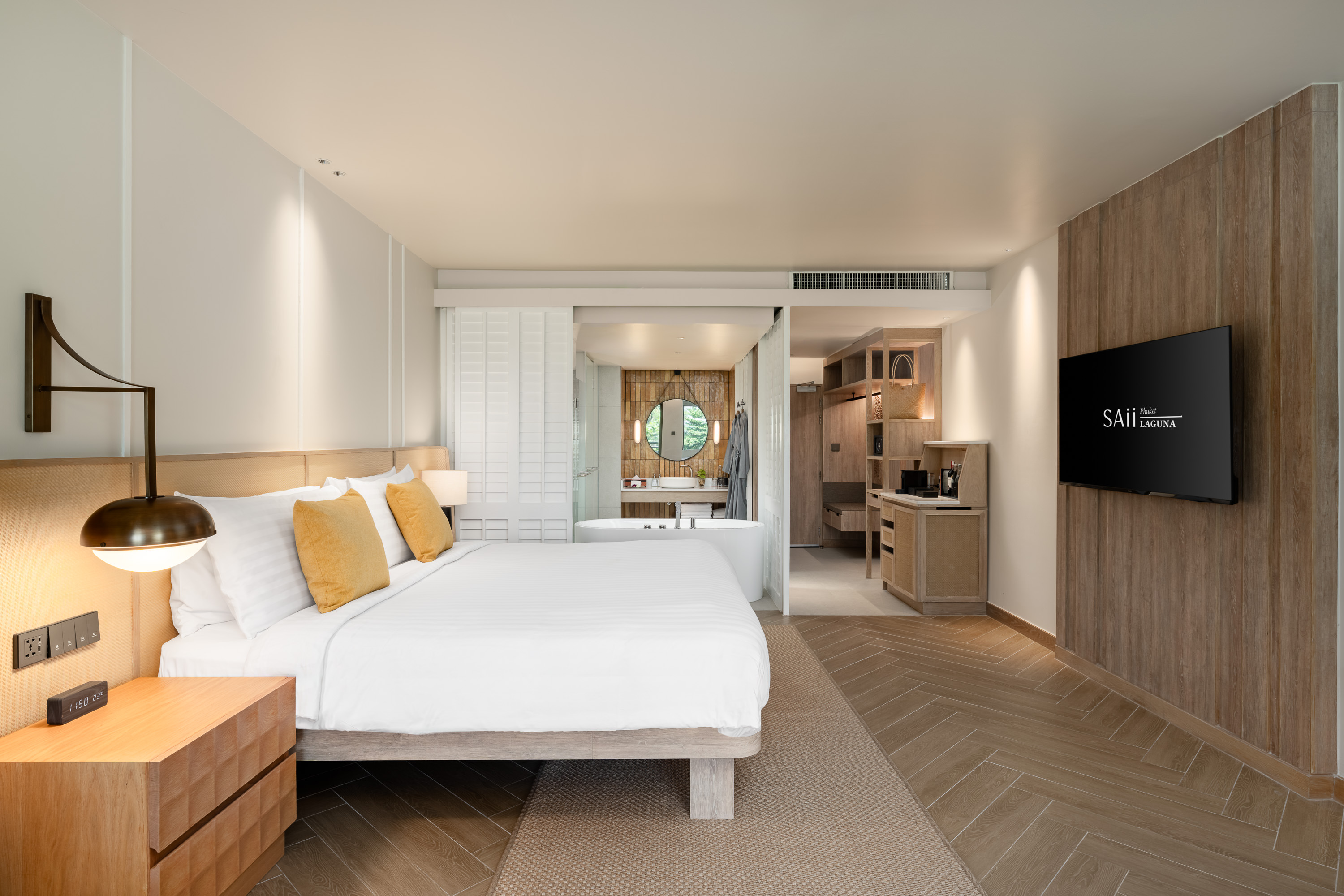 Double Club King Bed