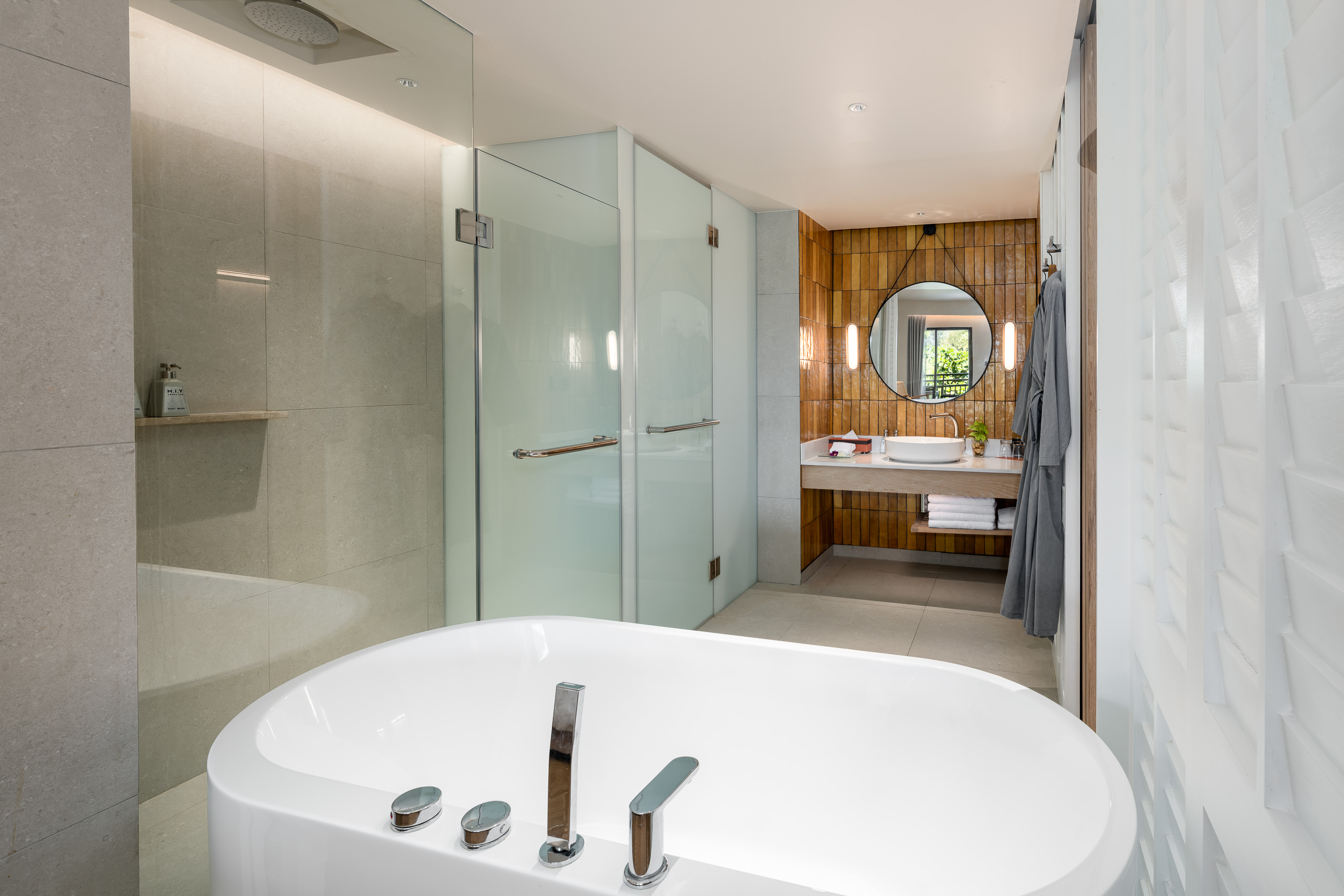 Double Club King Bed