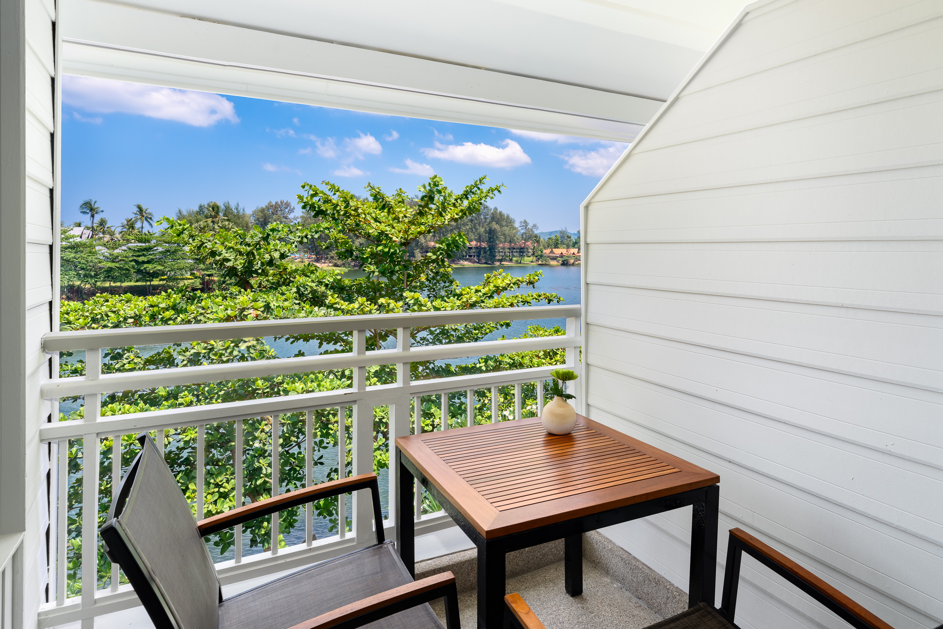 Double Club King Bed