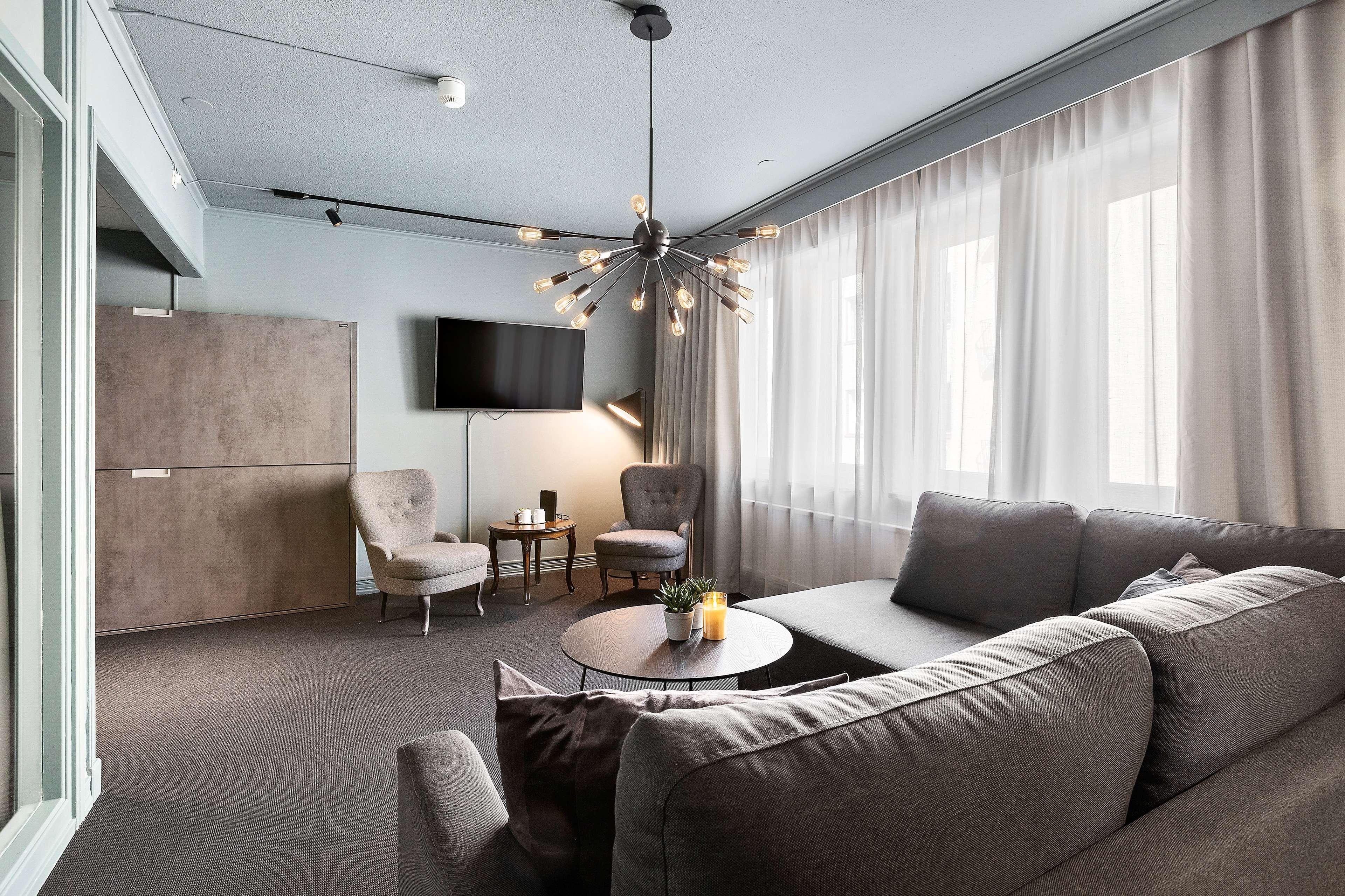 Studio King Size Bed