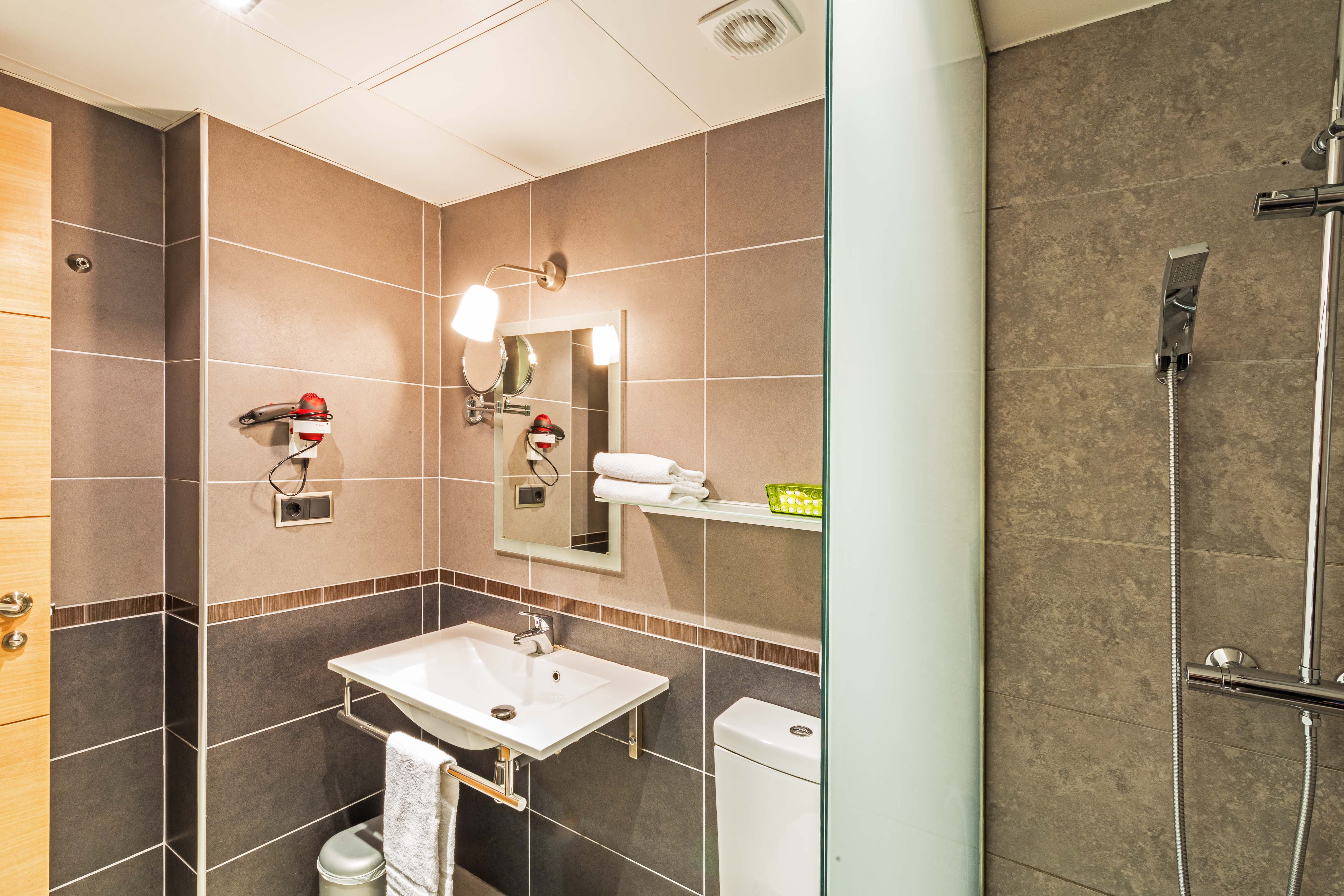 Apartment Capacity 4