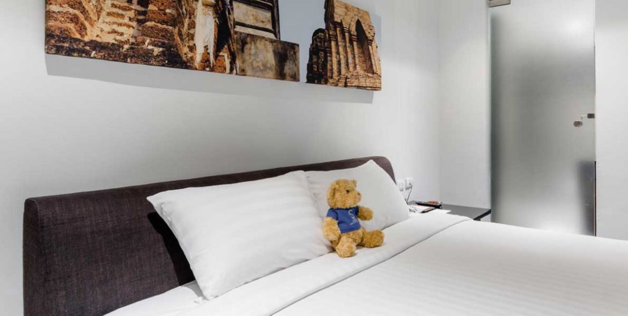 Single Deluxe King Bed