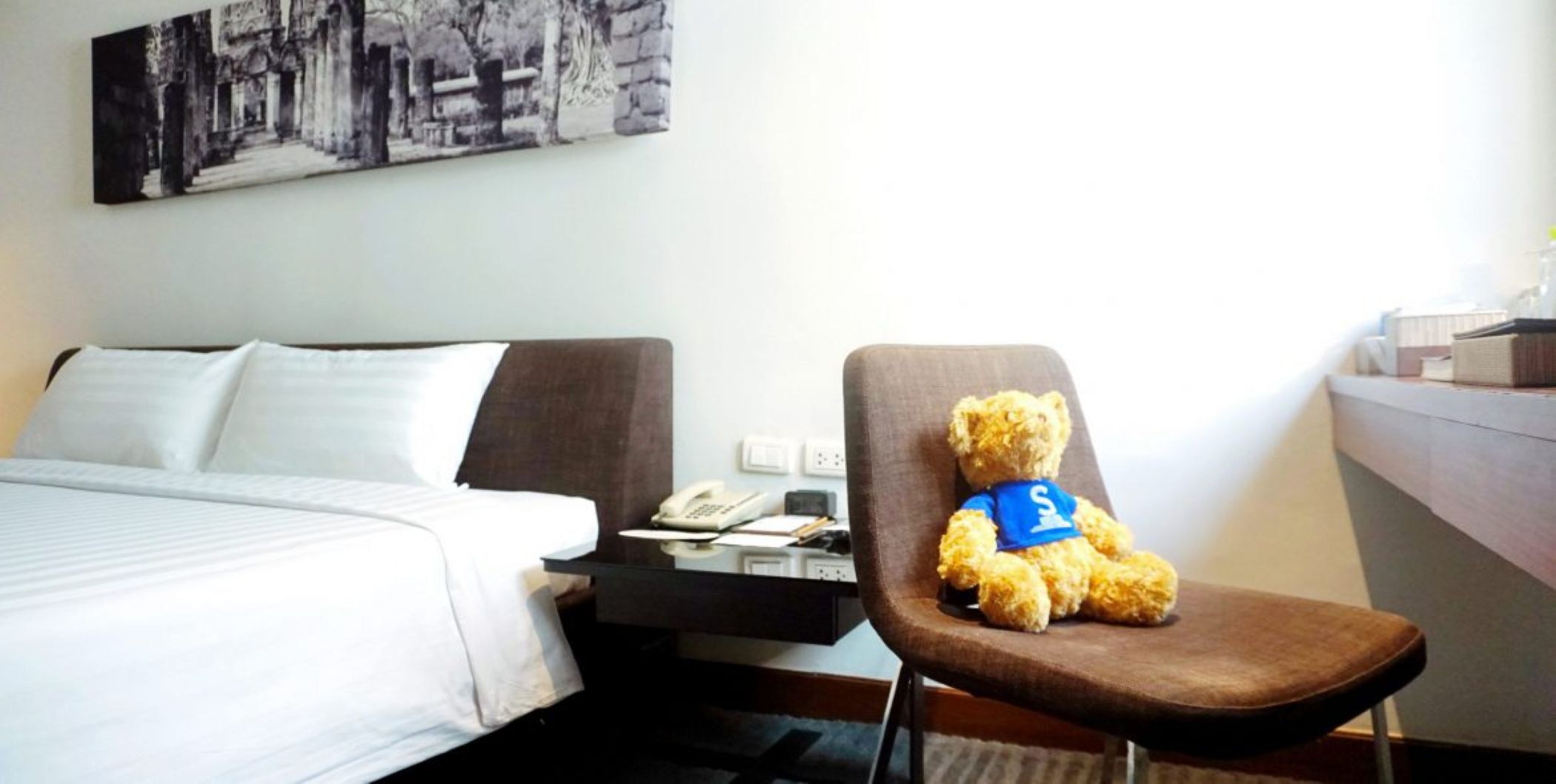 Single Deluxe King Bed