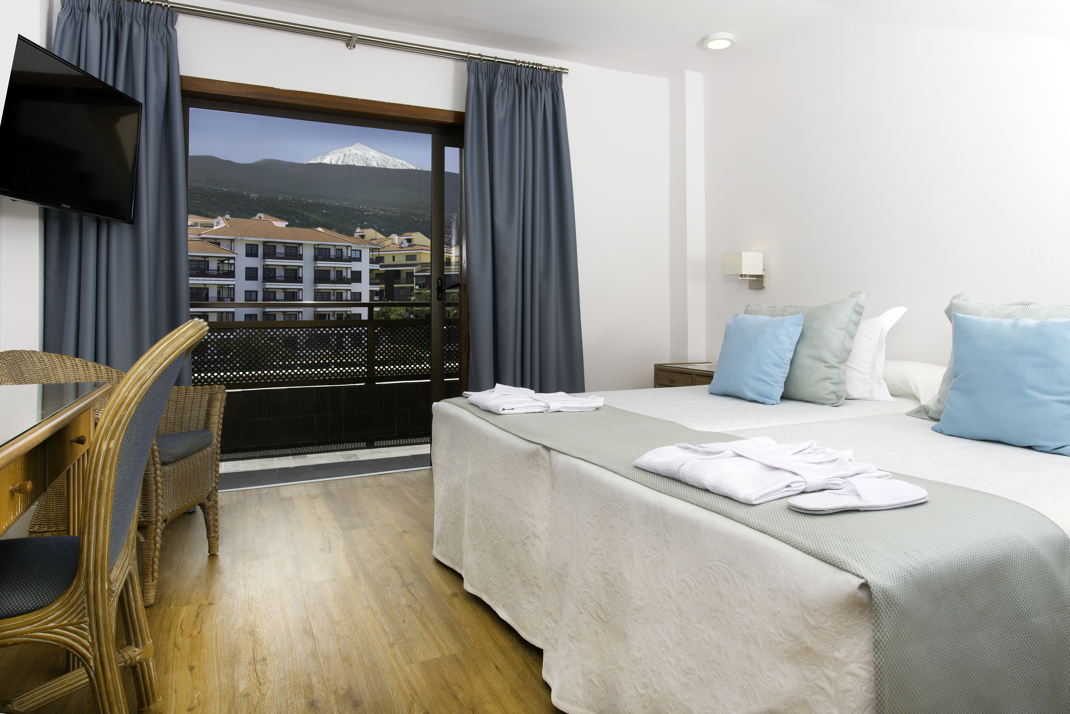 Double or Twin Standard