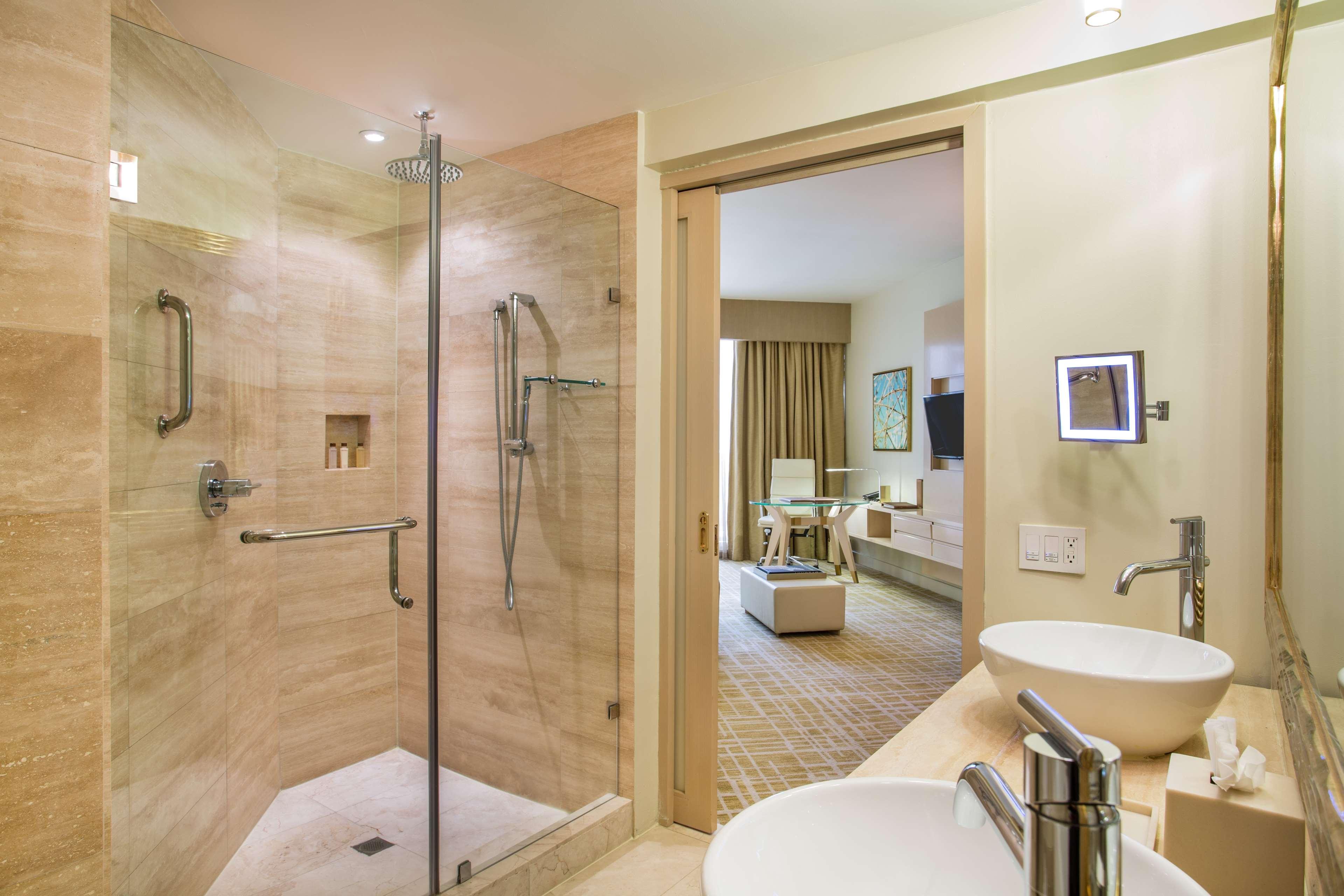 Junior Suite King Size Bed