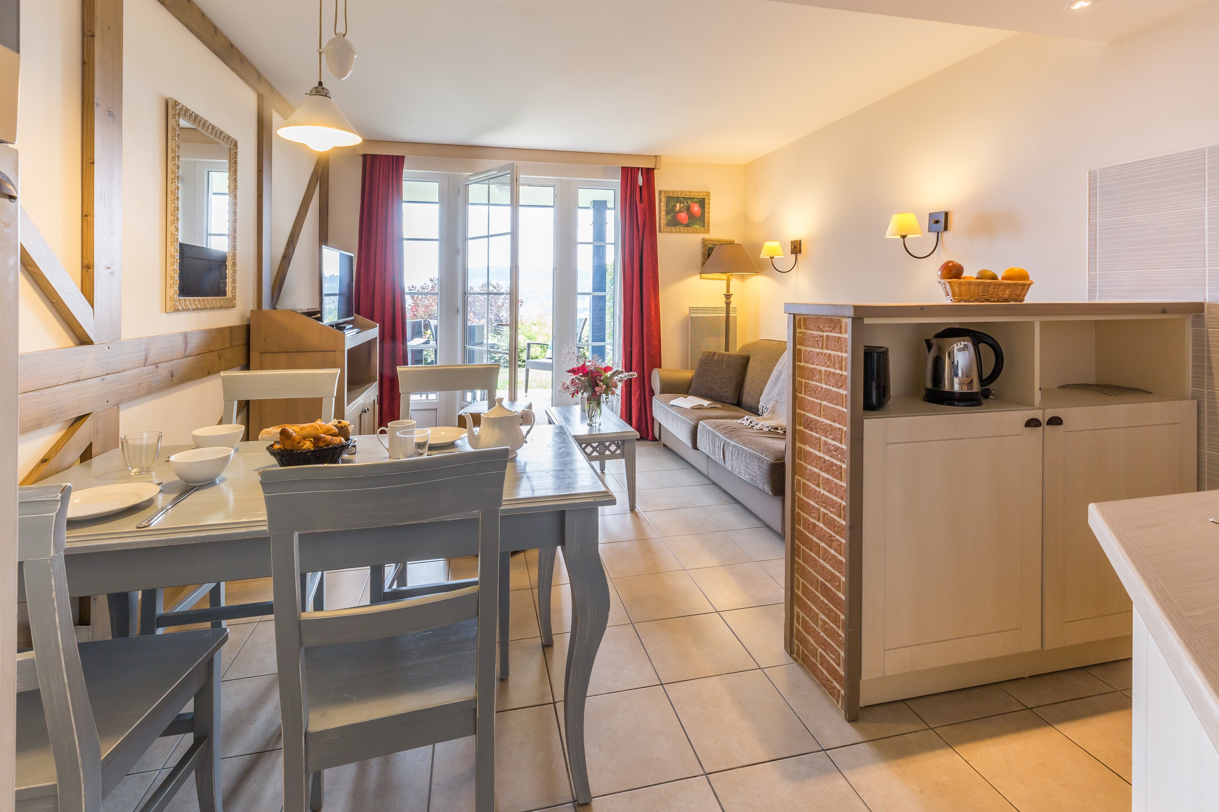 Apartment Capacity 4