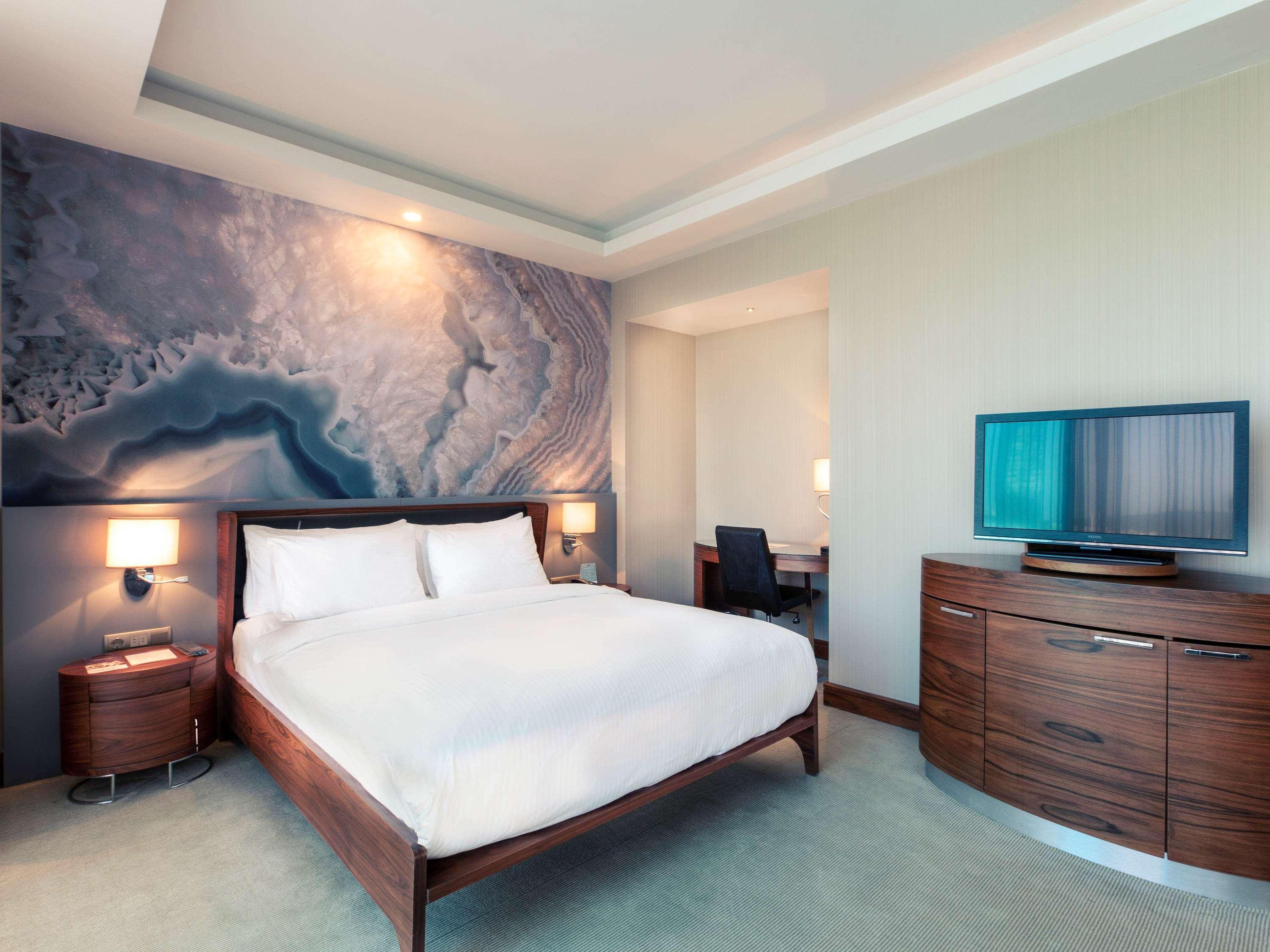 Double Deluxe King Bed