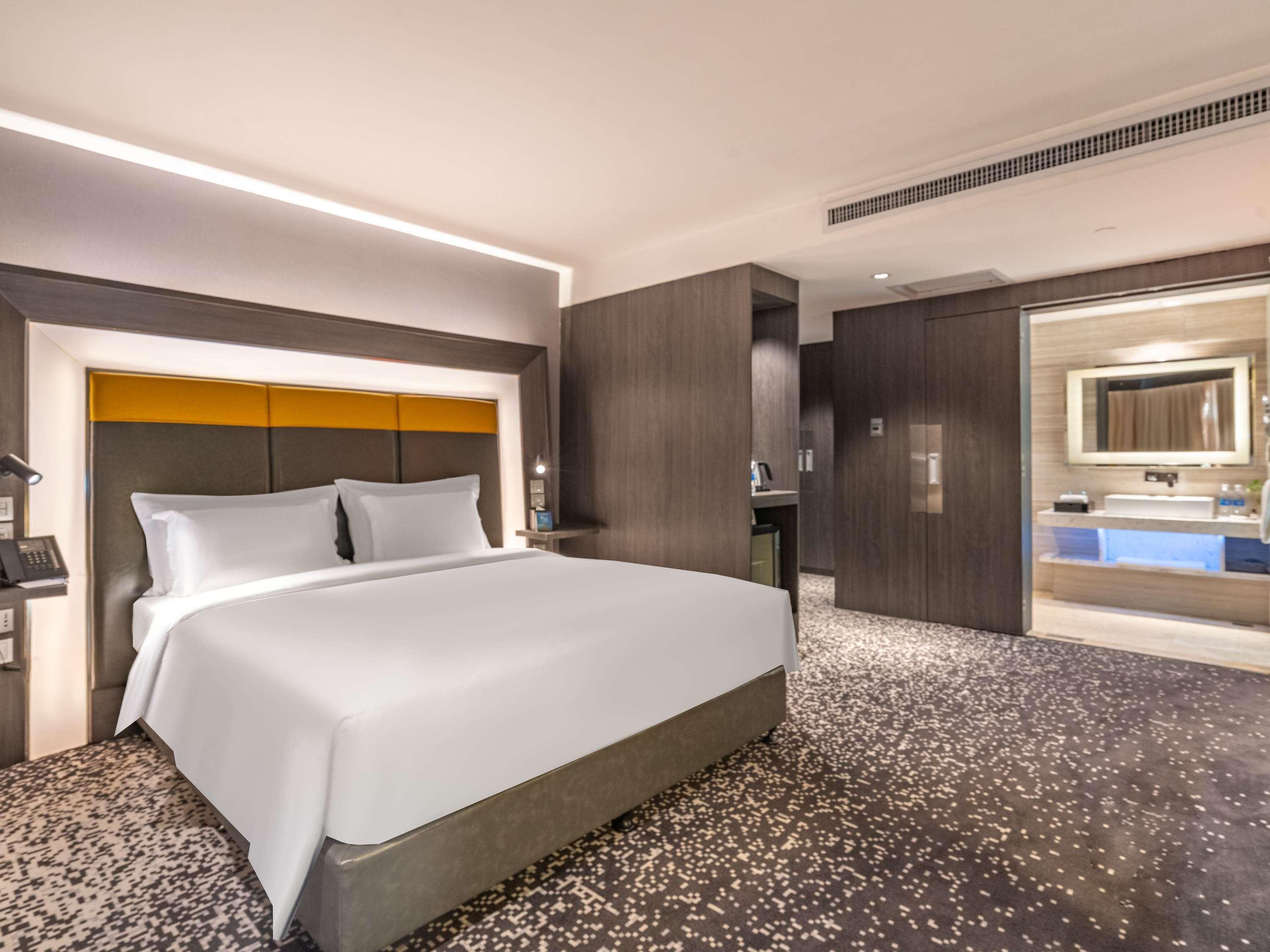 Double Superior King Bed