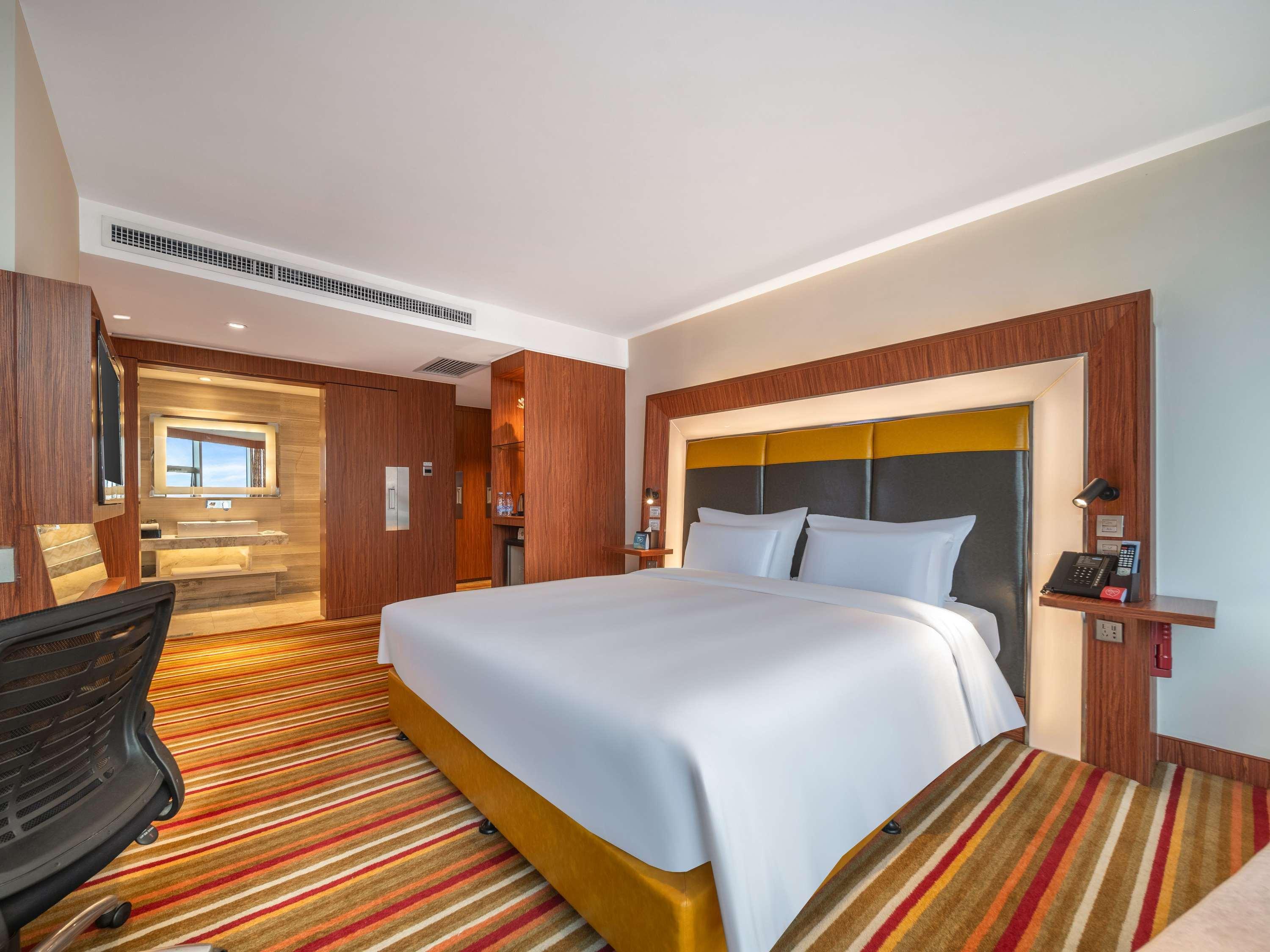 Double Superior King Bed