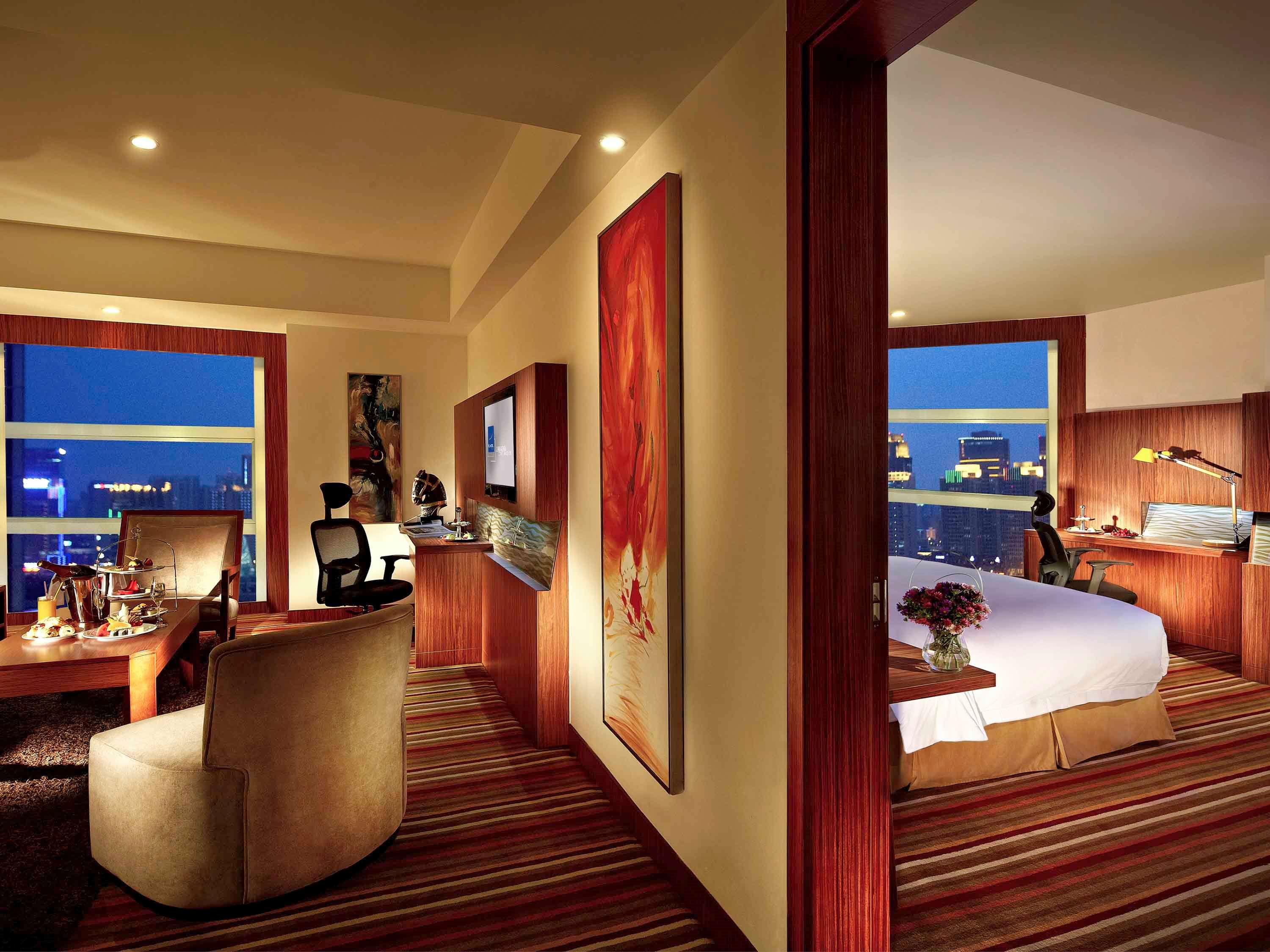 Suite Premier City View