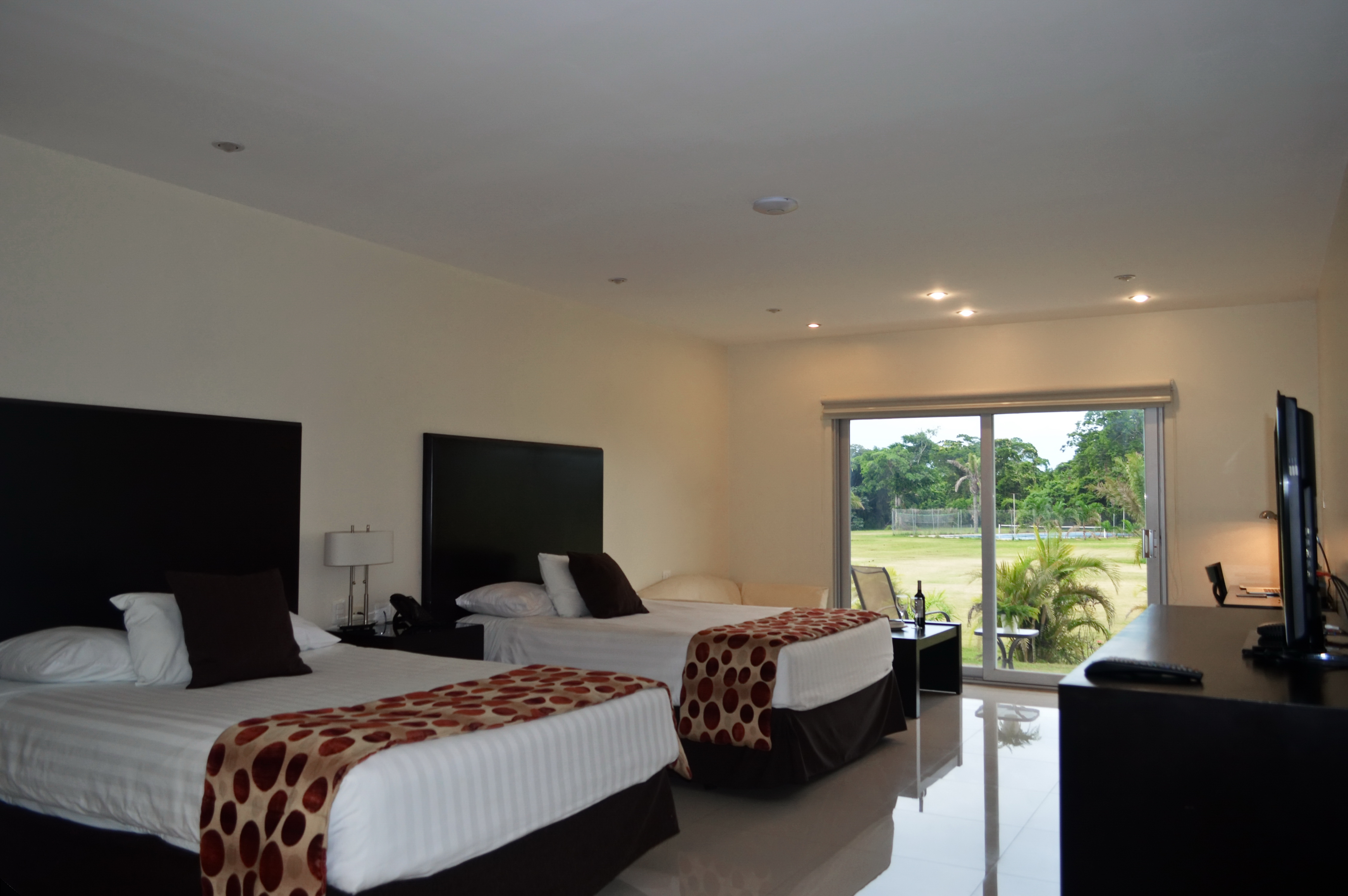 Suite Two Queen Beds