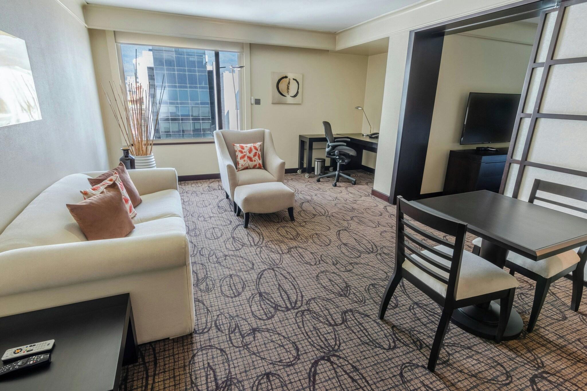 Suite Club King Bed