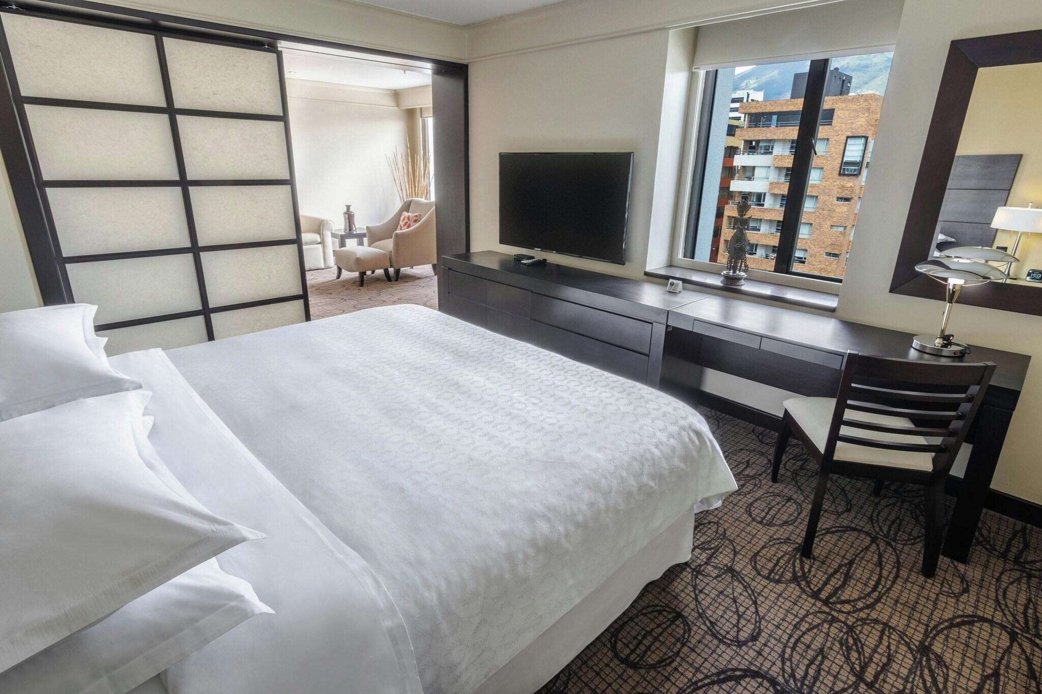 Suite Club King Bed