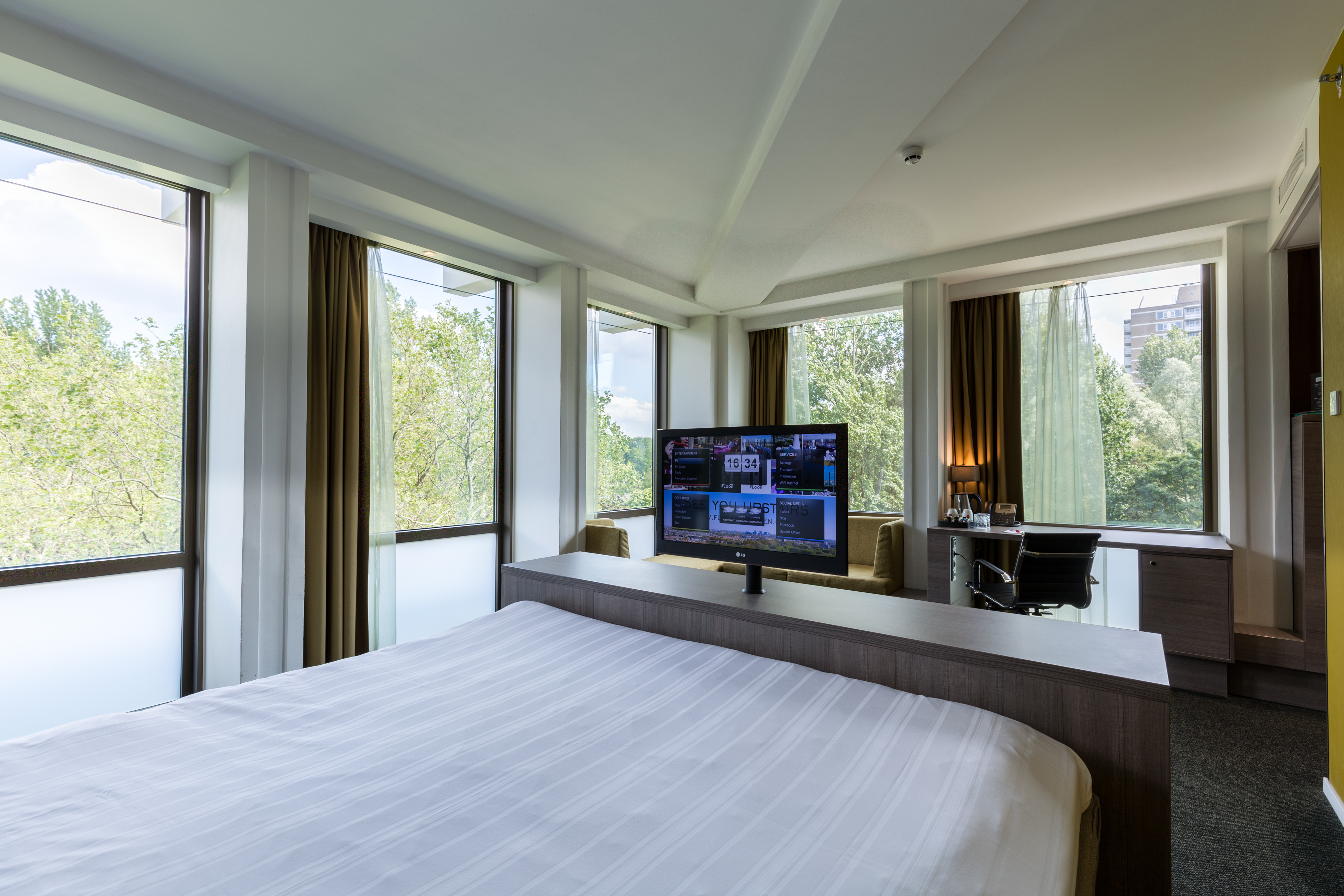 Double Executive King Bed