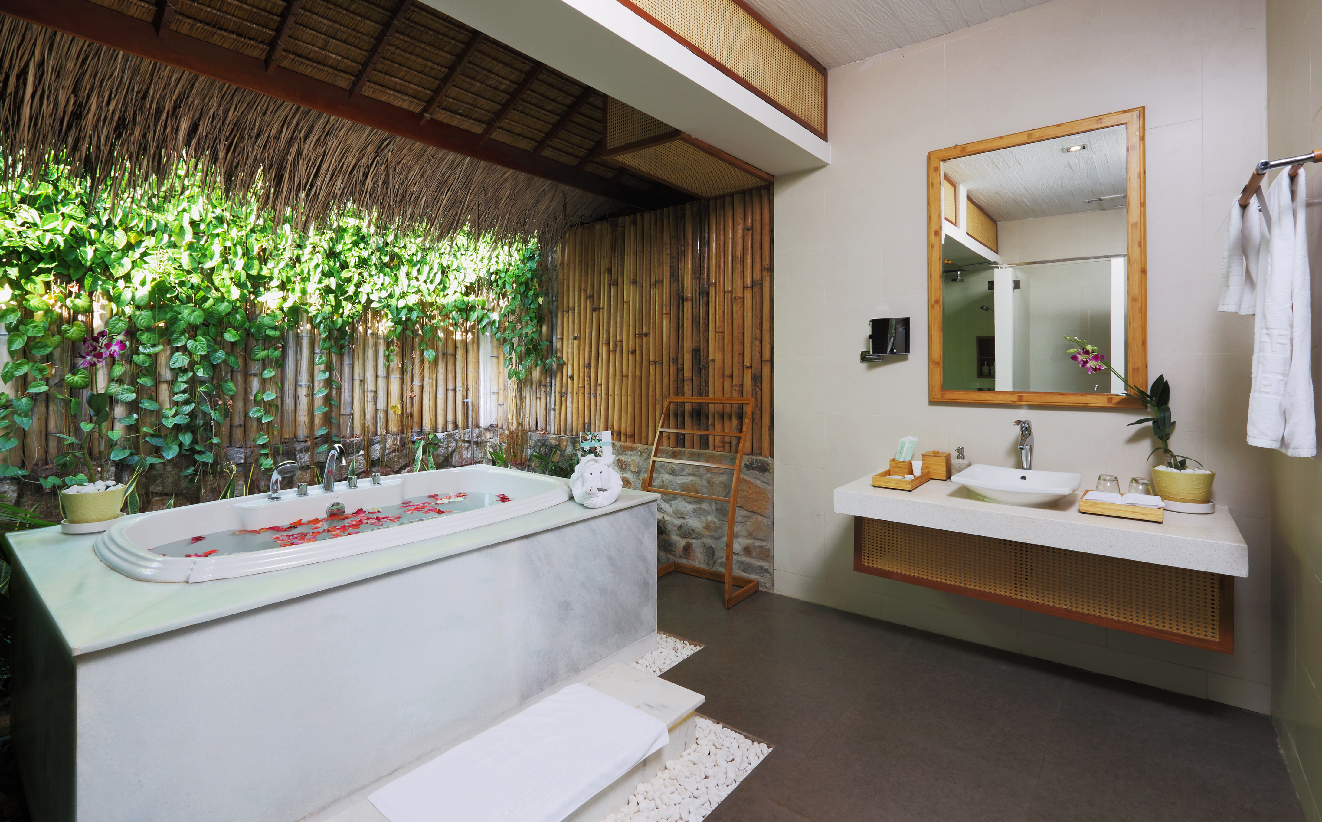 Bungalow Garden View