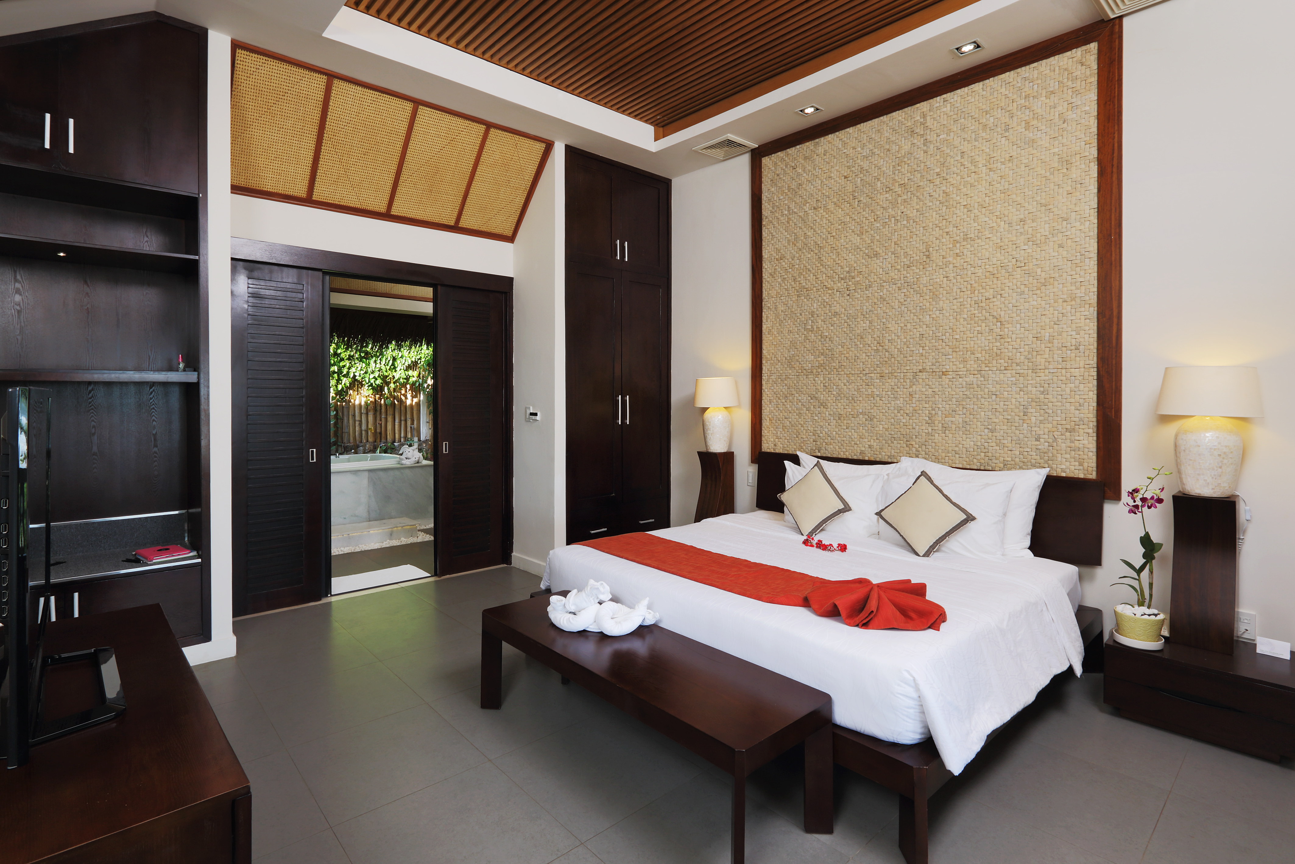 Bungalow Garden View