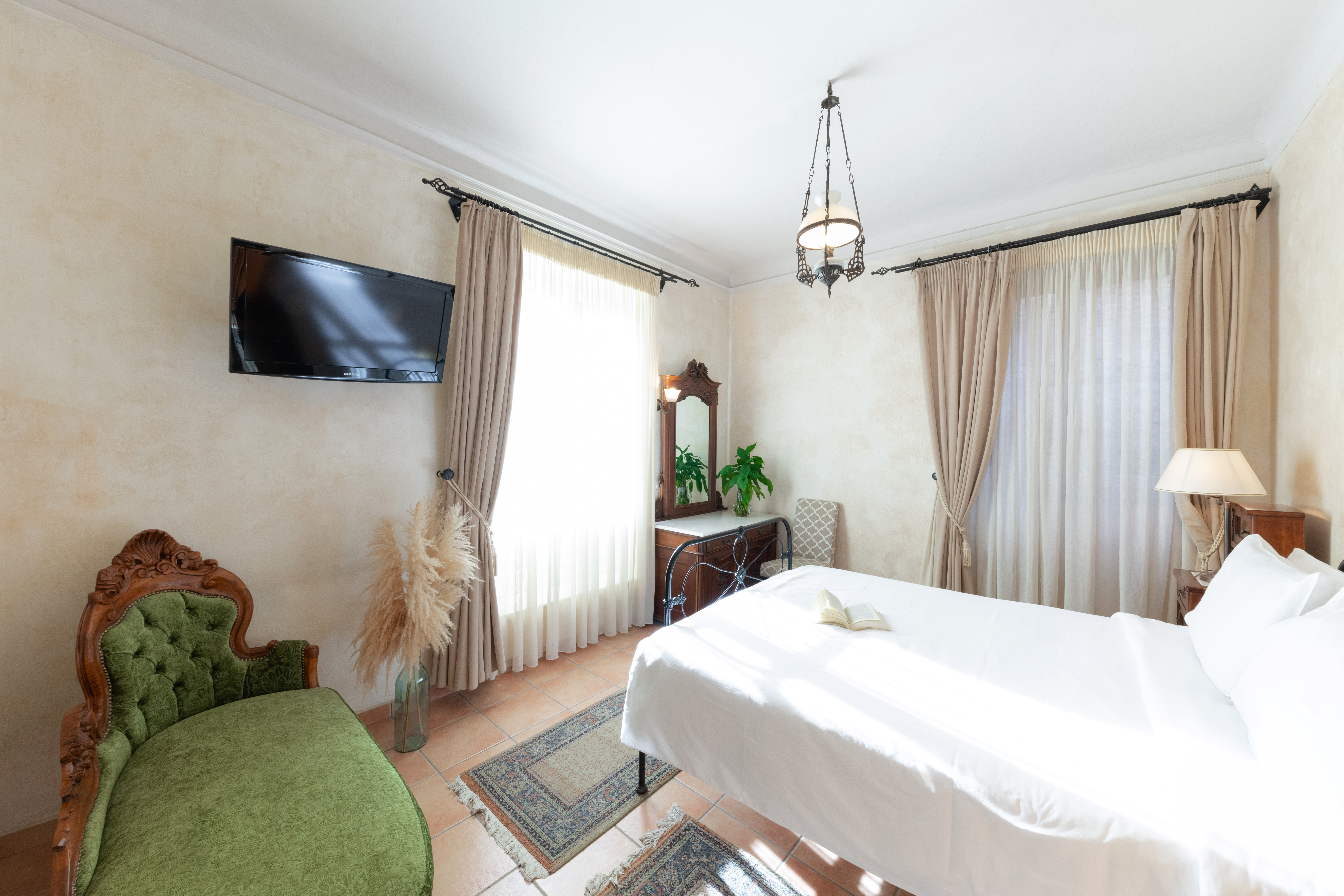 Double or Twin Standard