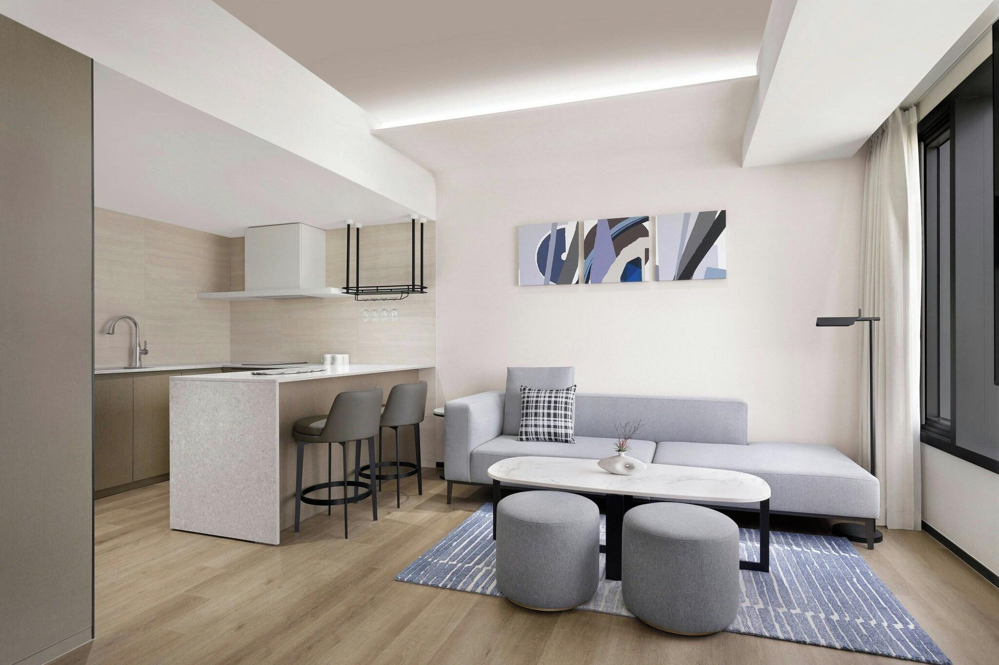 Studio Club King Bed