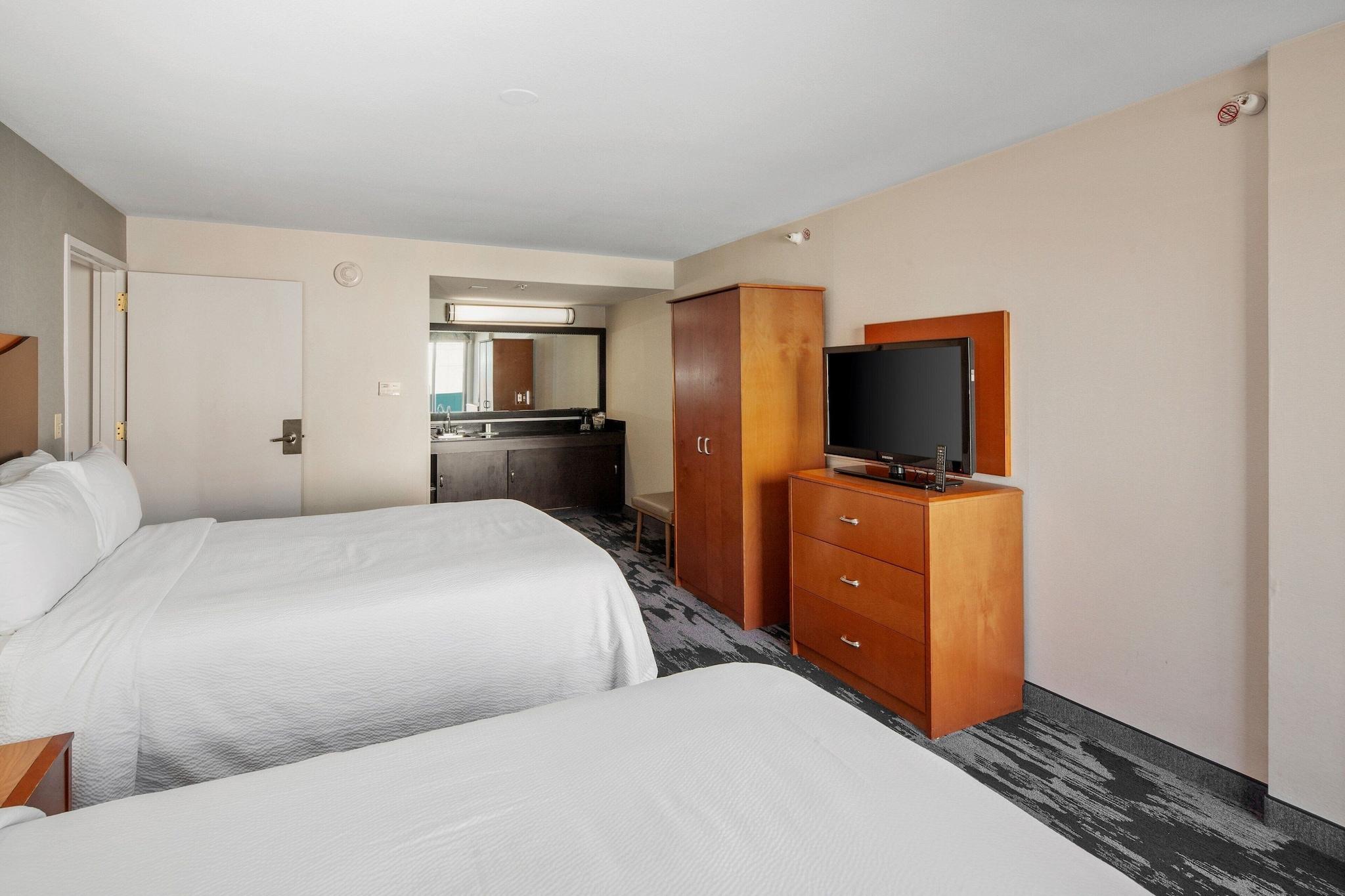 Quadruple Two Queen Beds