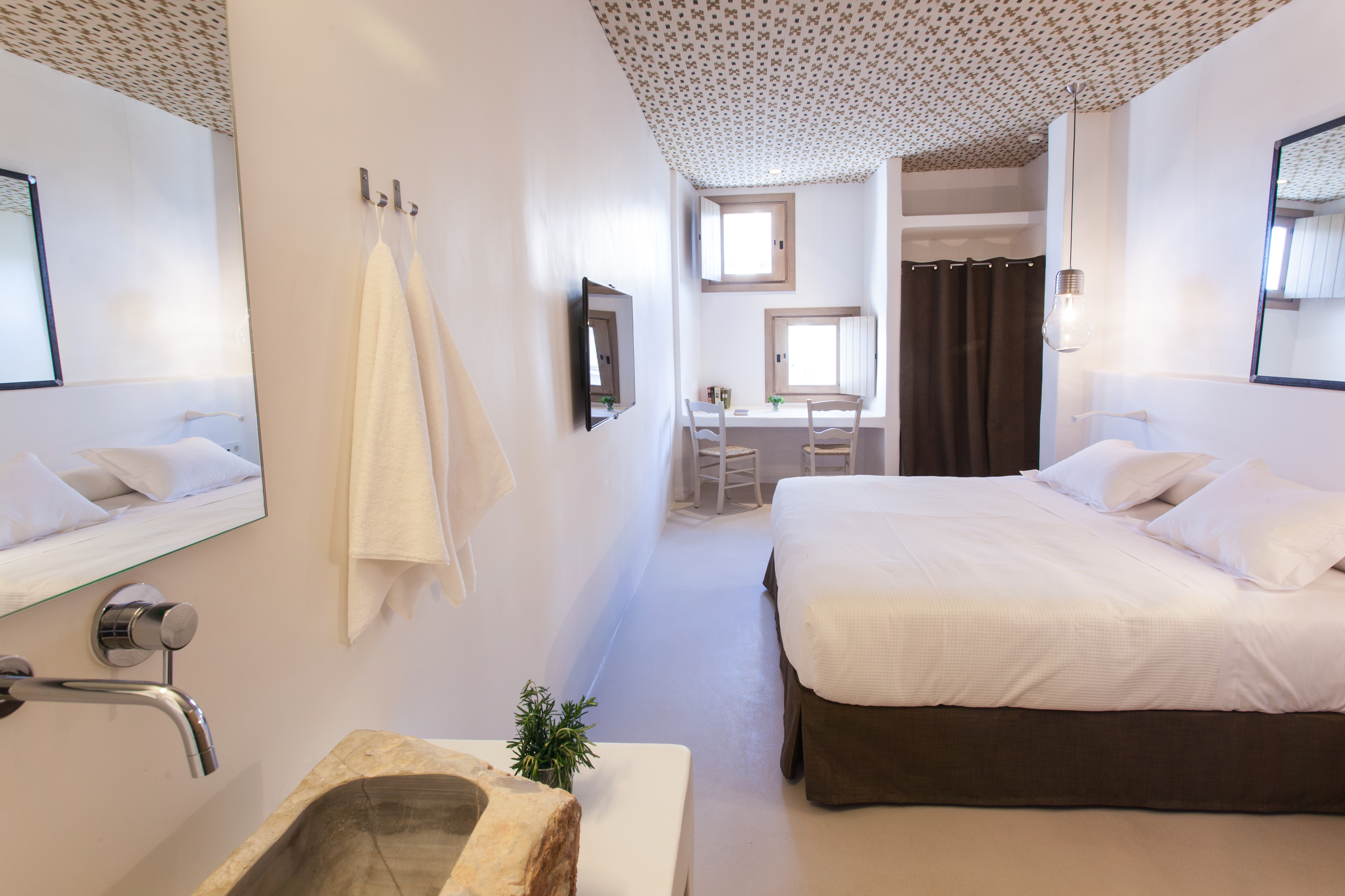 Double or Twin Standard