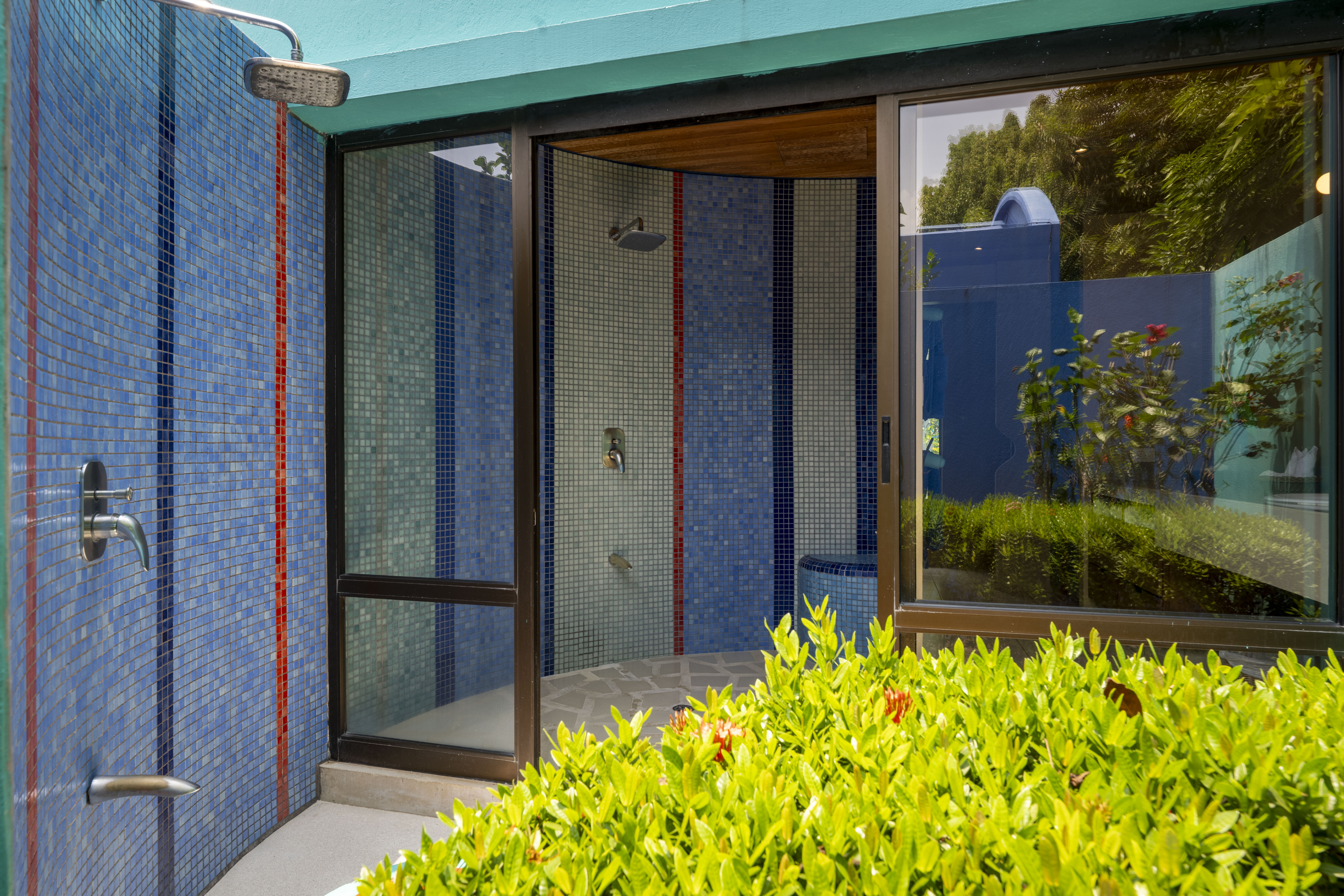 Bungalow Garden View