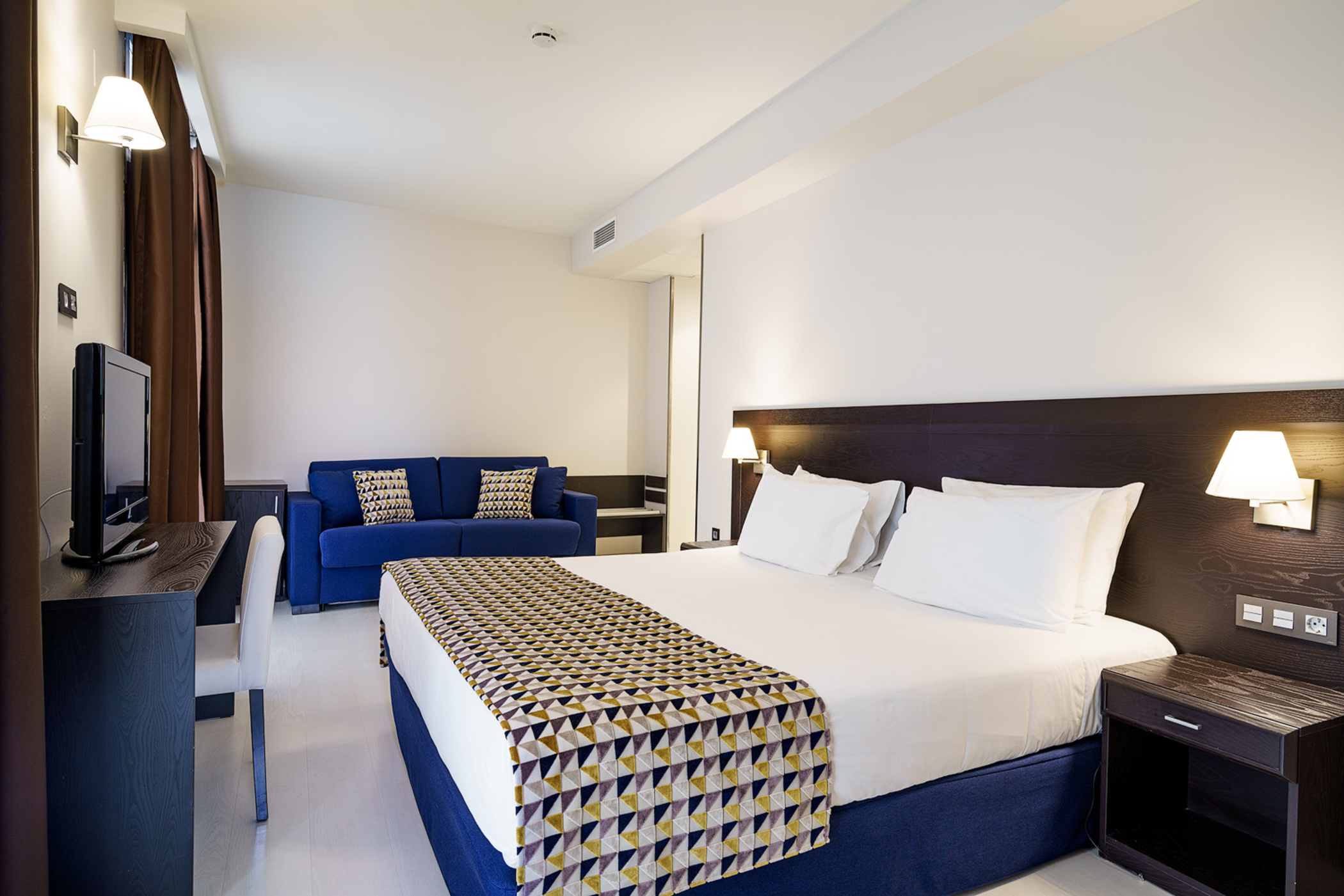 Double or Twin Standard