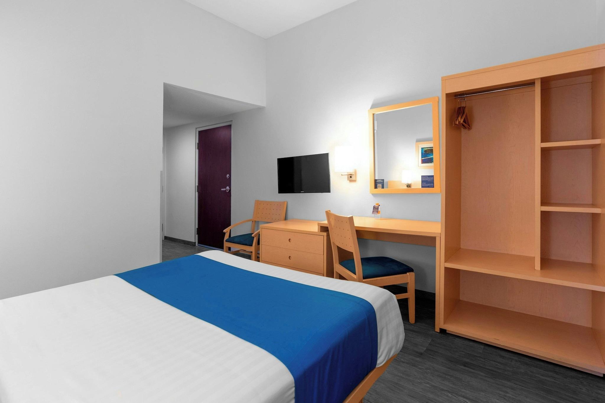 Double Queen Size Bed