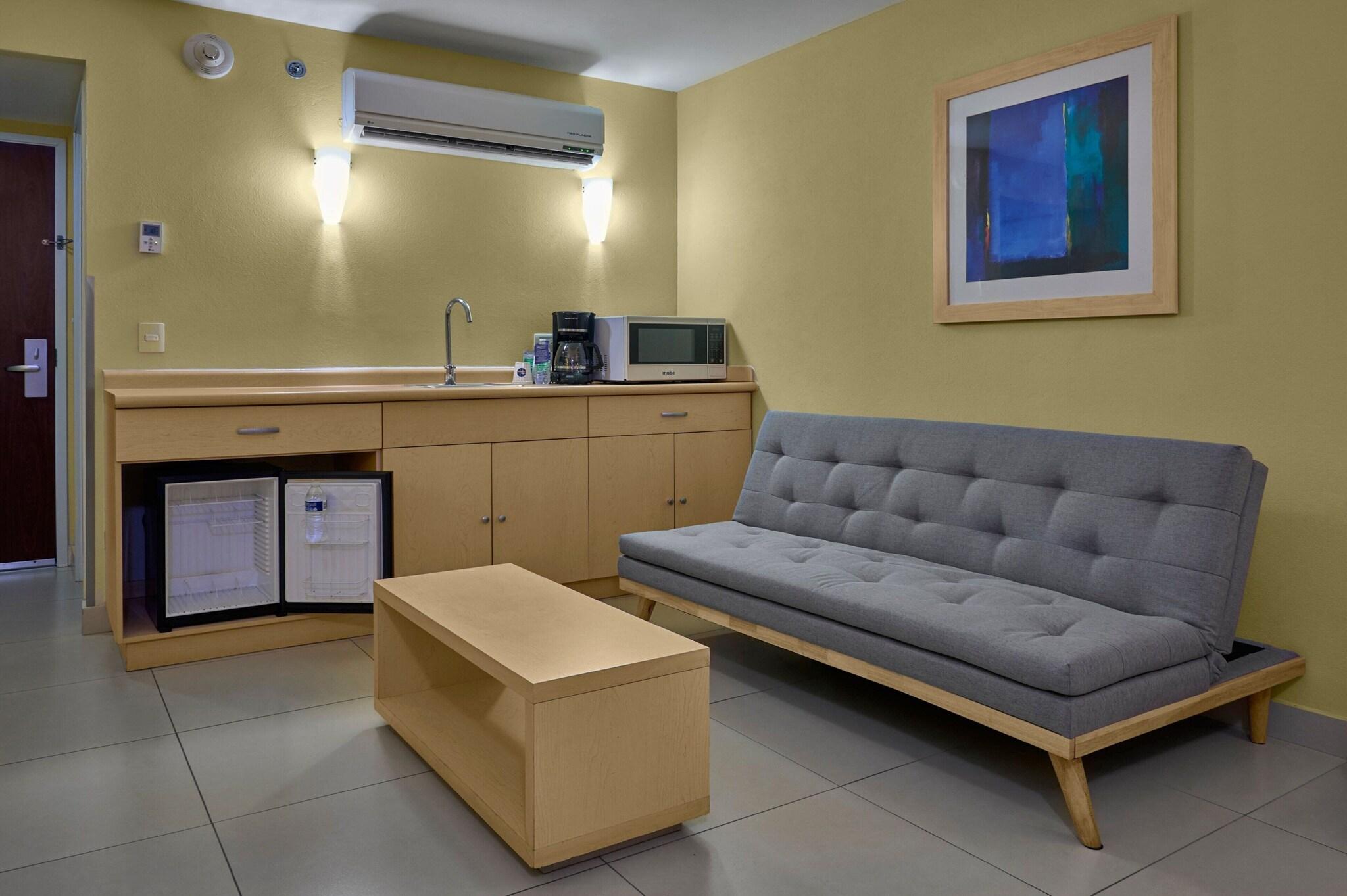 Suite Queen Size Bed