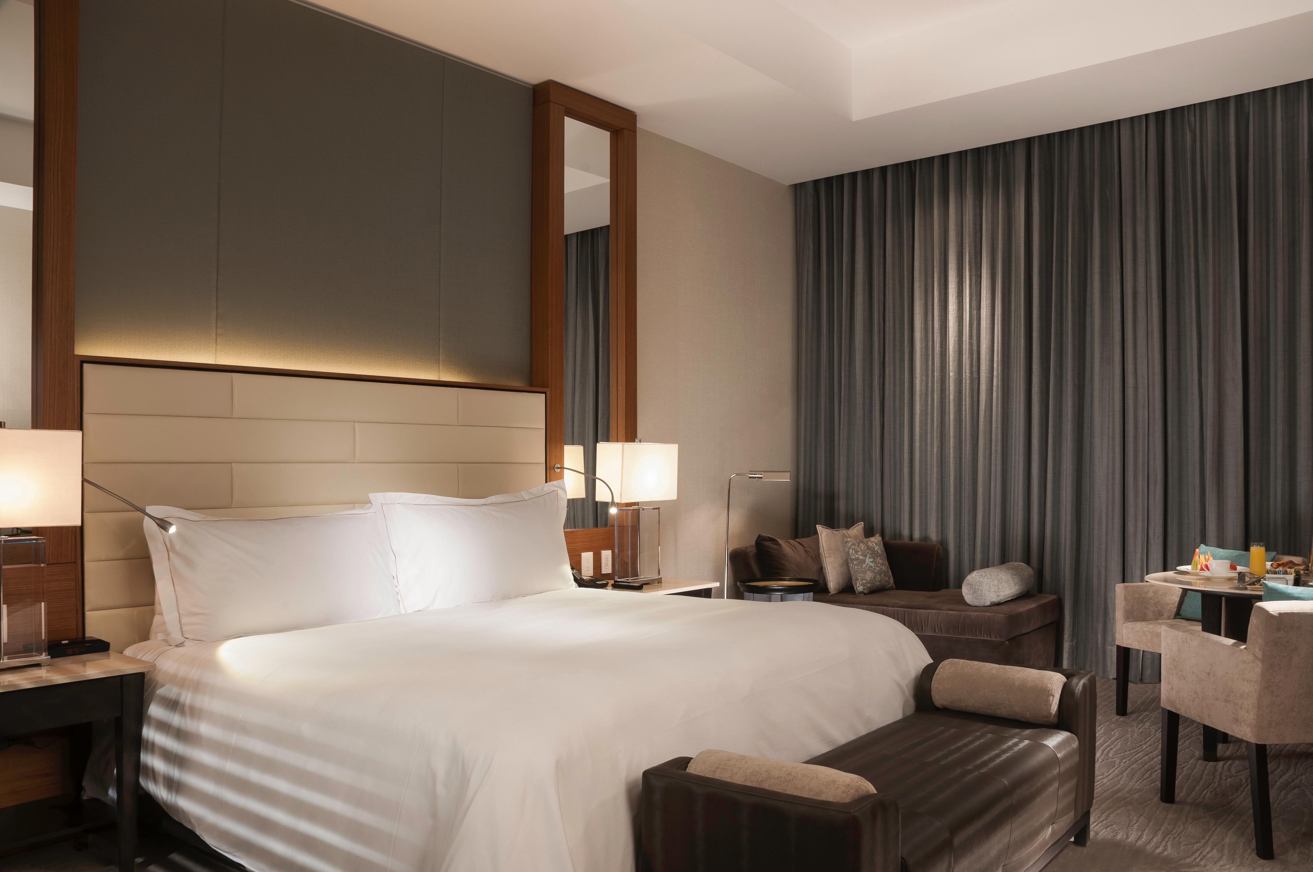 Room Deluxe King Bed