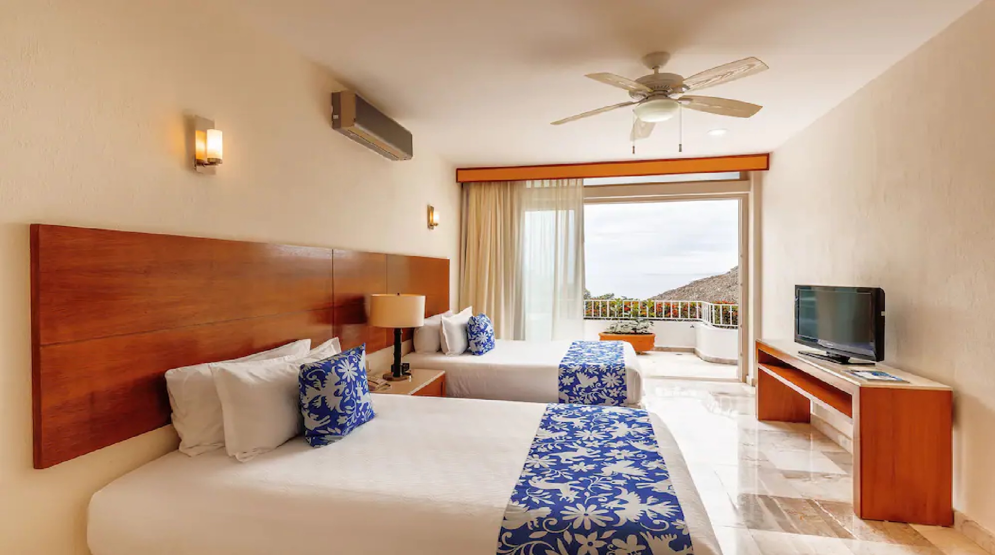 Suite Capacity 8 Three Bedrooms