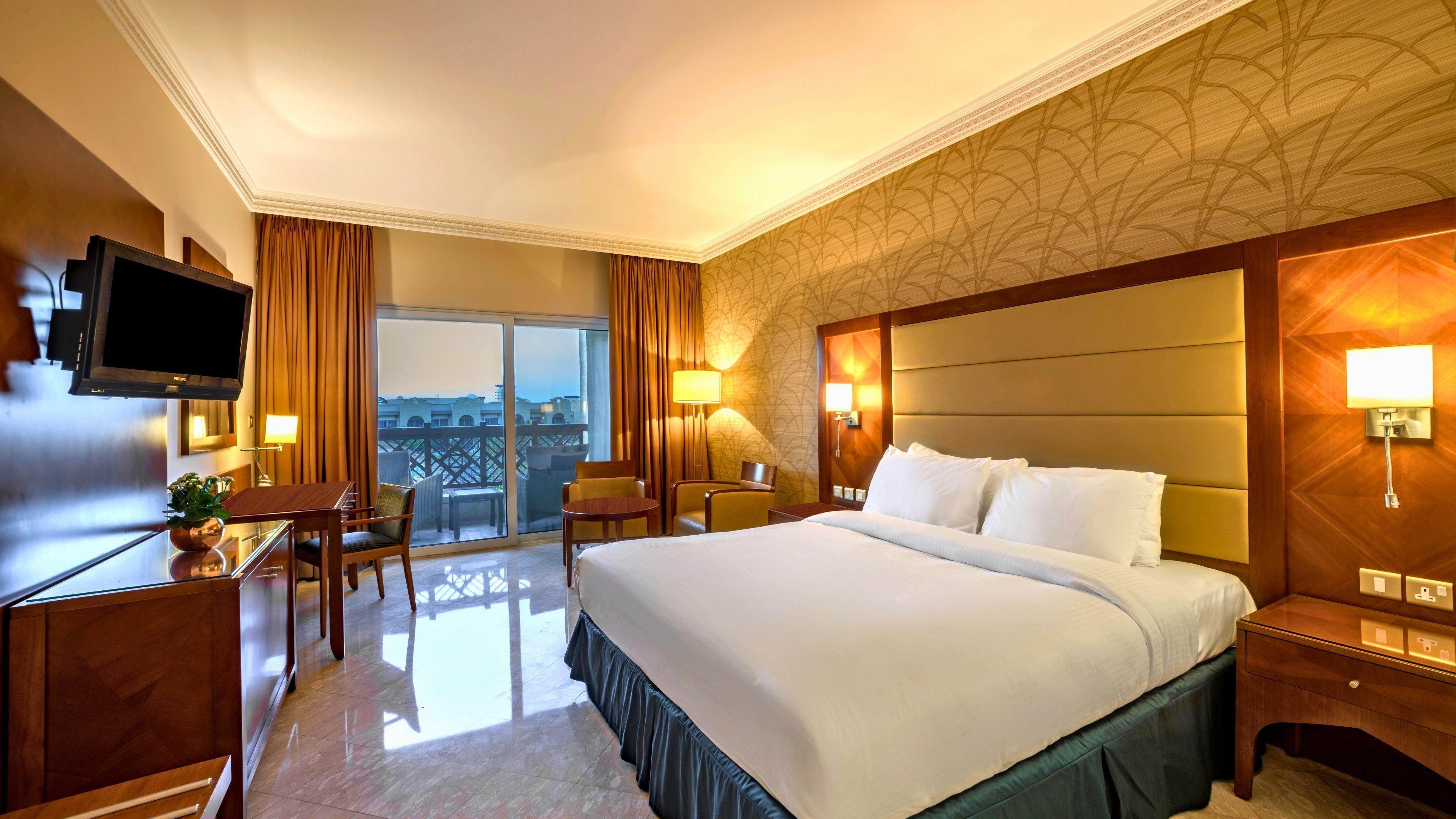 Double Pool View King Bed